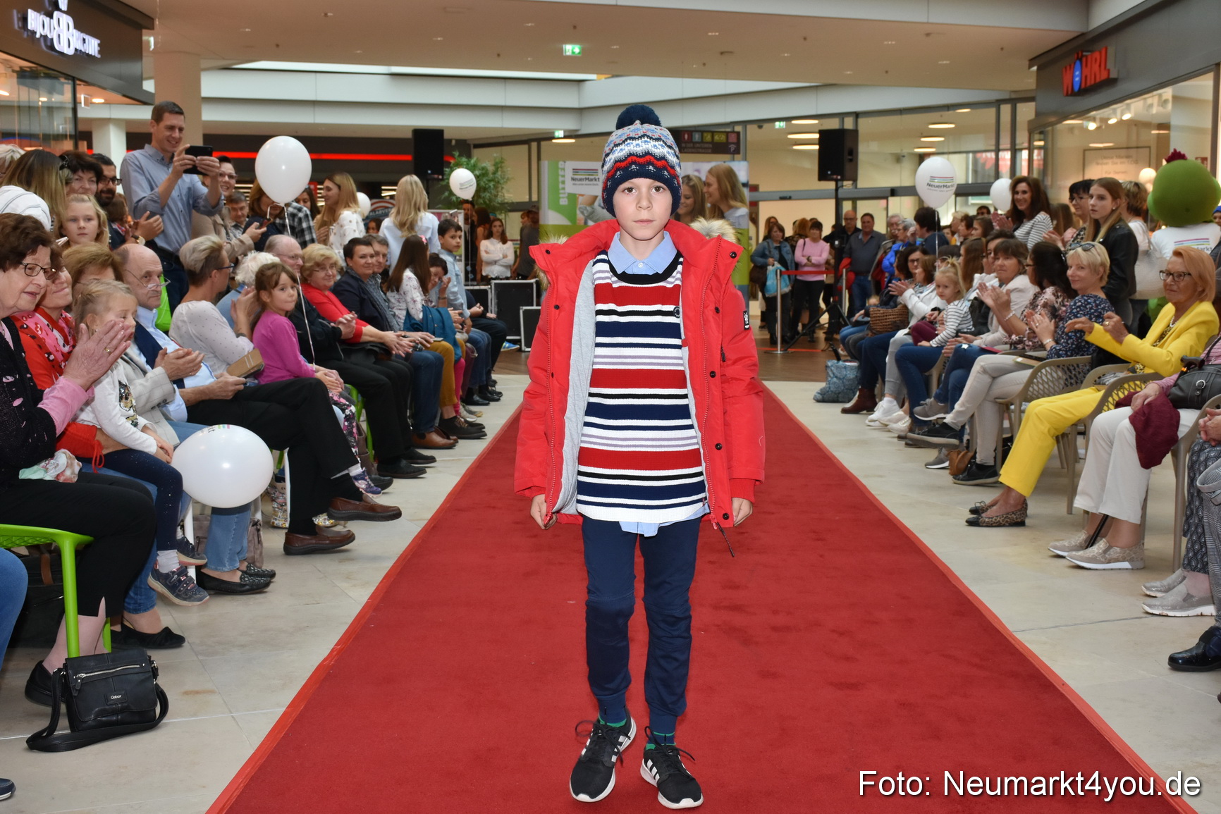 Herbstmodenschau NeuerMarkt 2019 0133