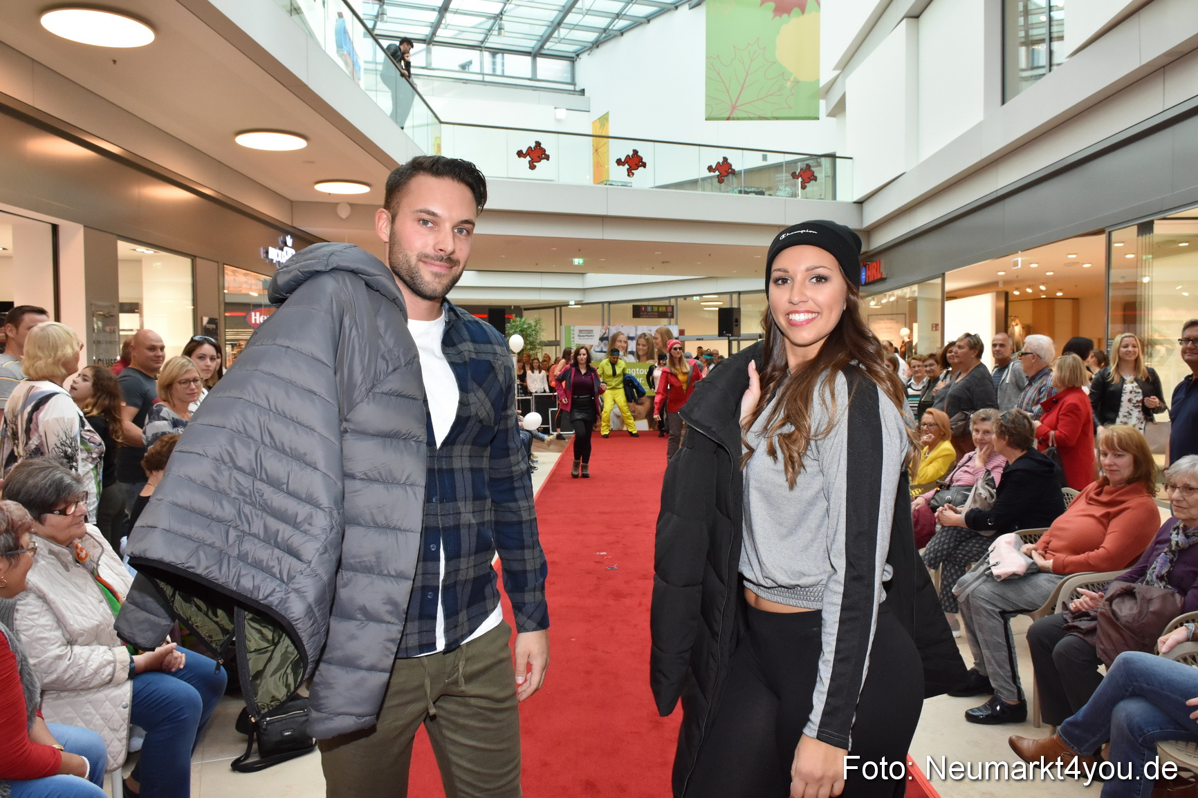 Herbstmodenschau NeuerMarkt 2019 0149