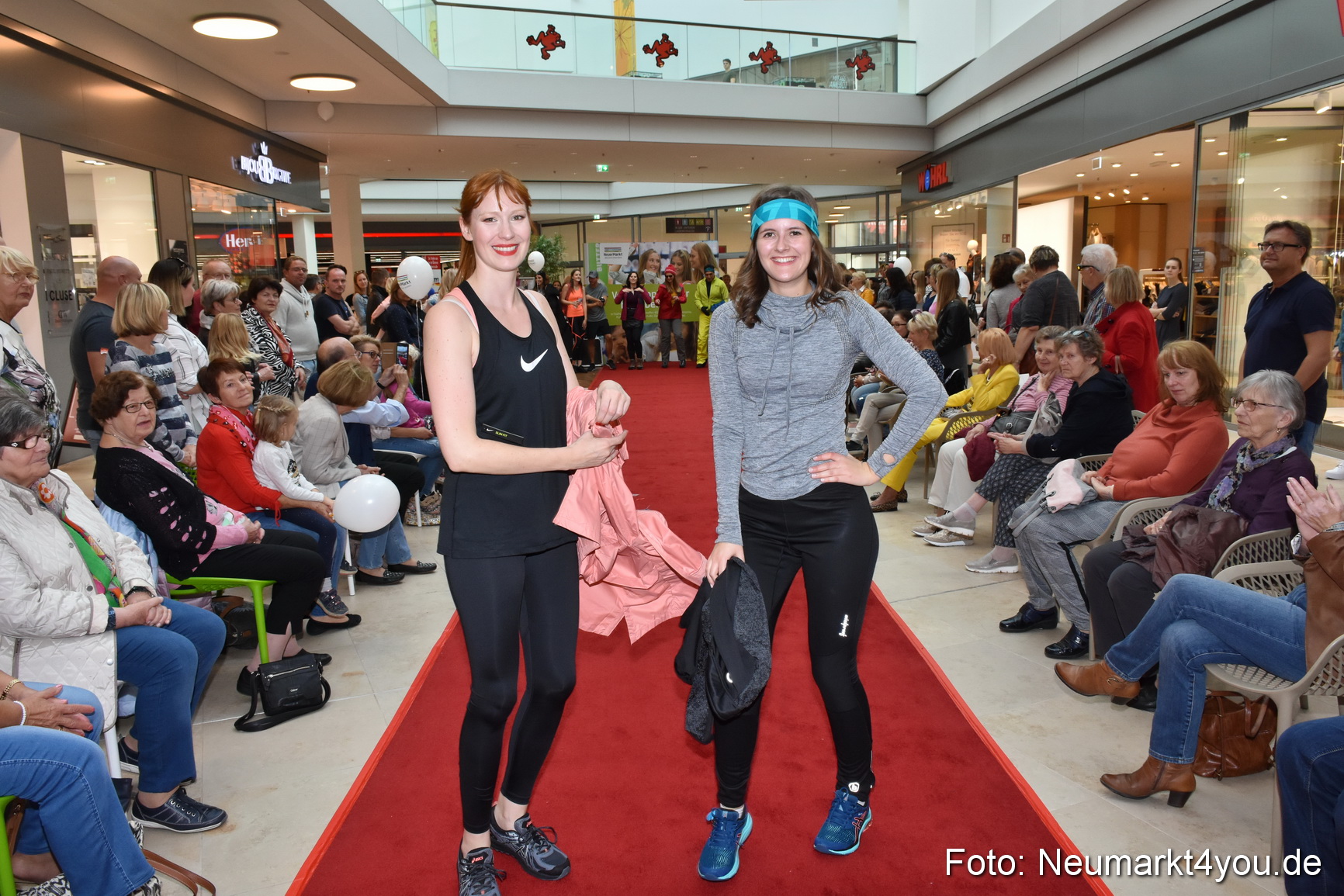 Herbstmodenschau NeuerMarkt 2019 0152