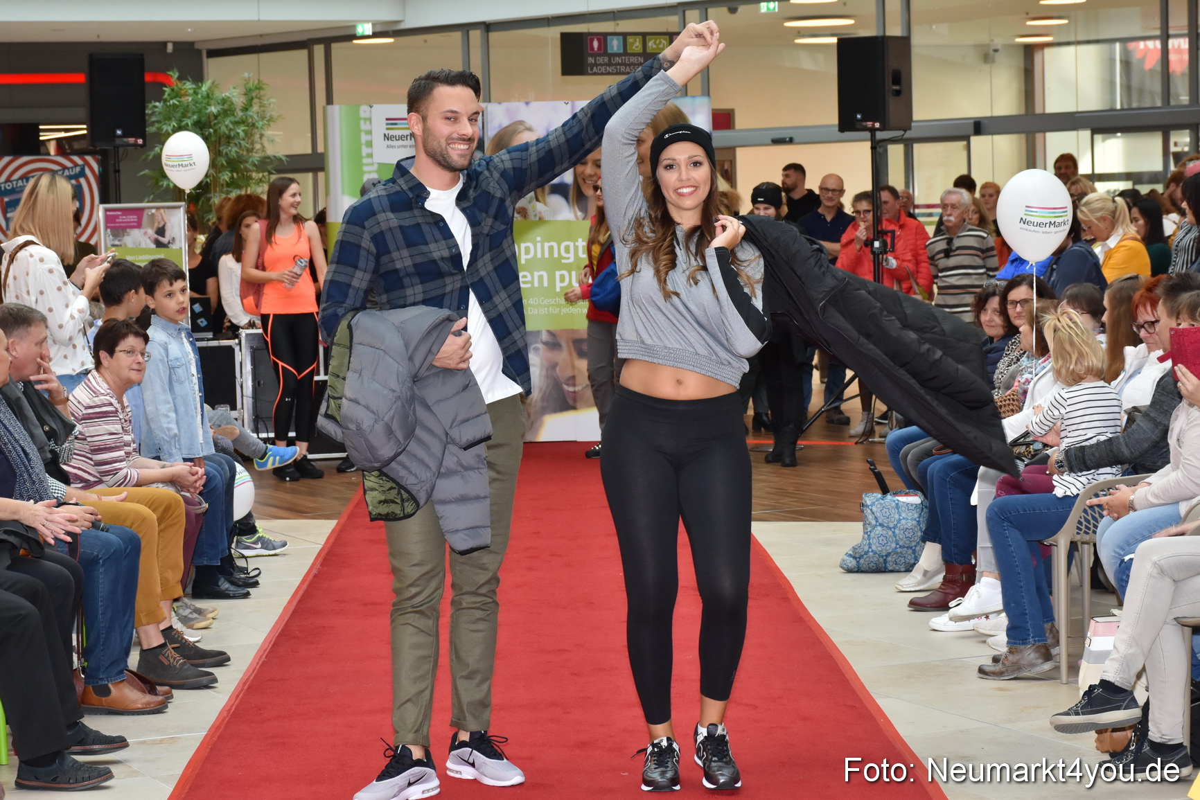 Herbstmodenschau NeuerMarkt 2019 0154