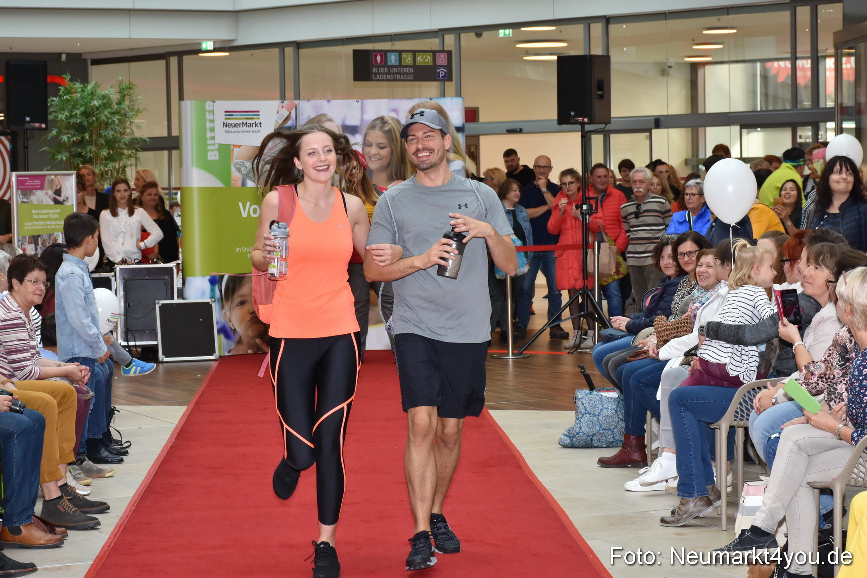 Herbstmodenschau NeuerMarkt 2019 0157