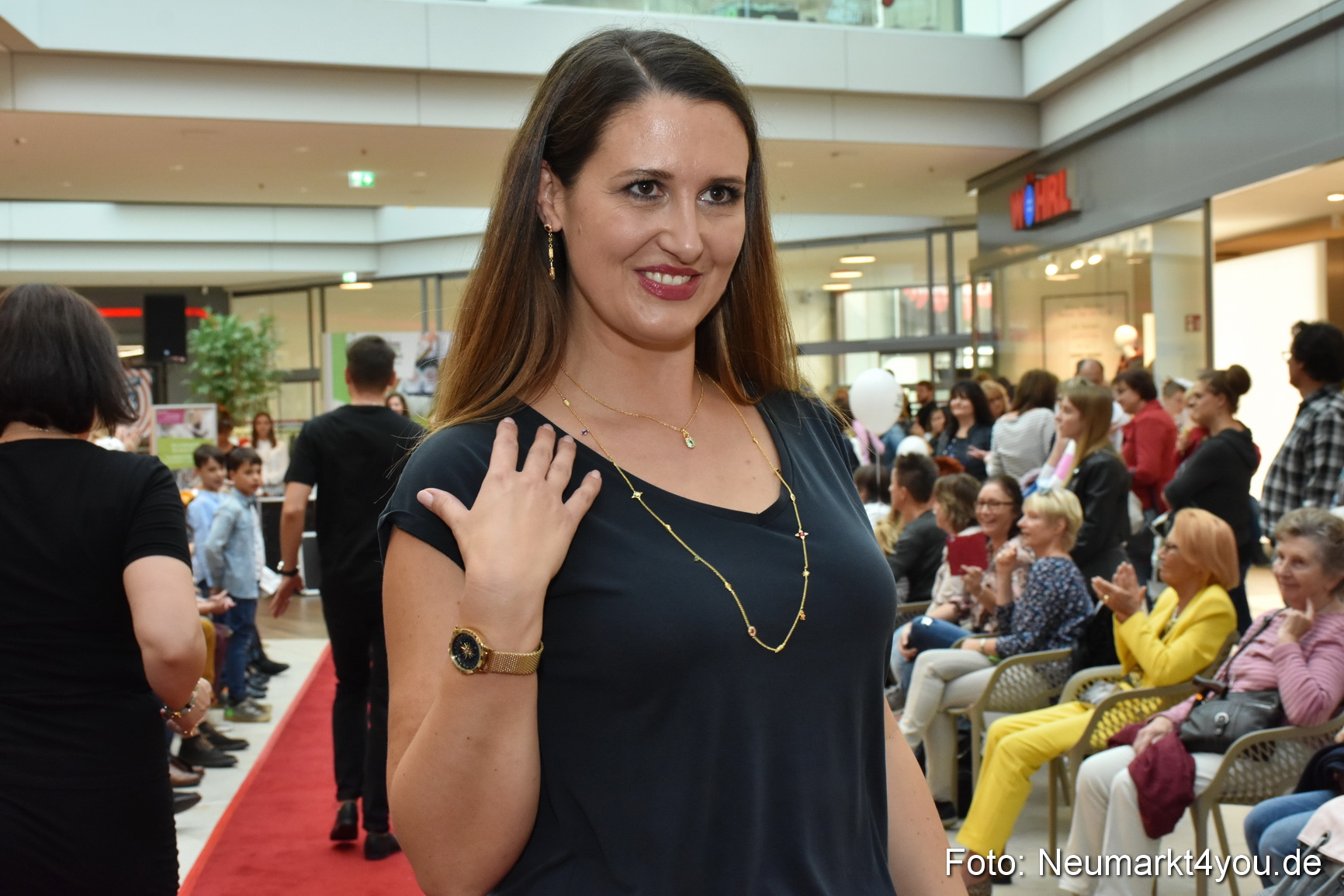 Herbstmodenschau NeuerMarkt 2019 0167