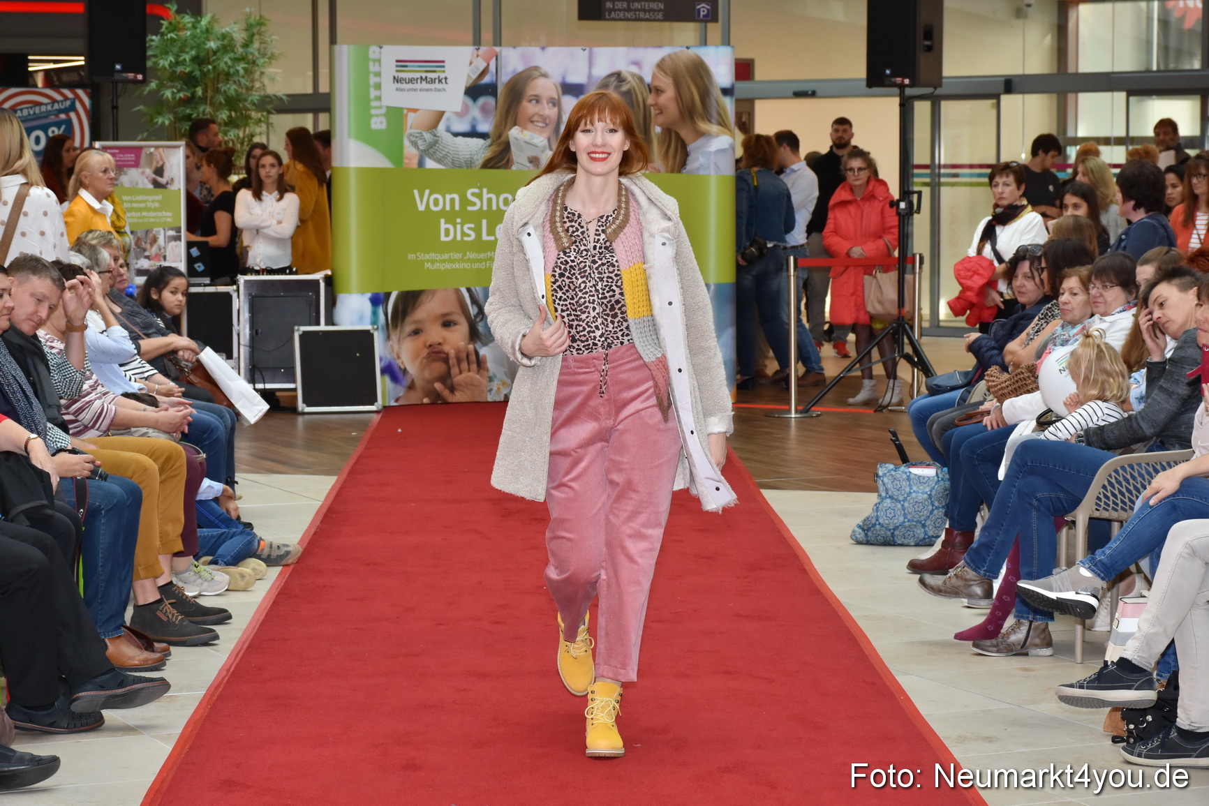 Herbstmodenschau NeuerMarkt 2019 0169