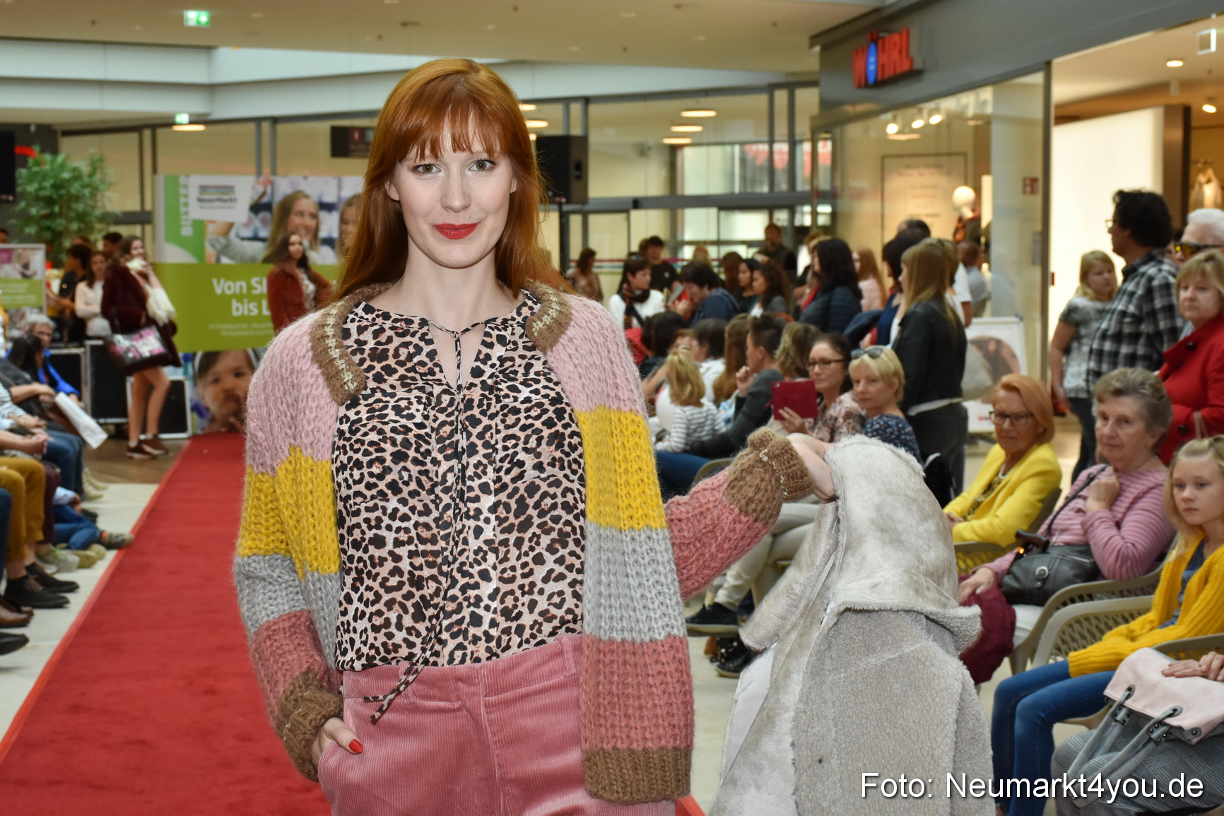 Herbstmodenschau NeuerMarkt 2019 0171