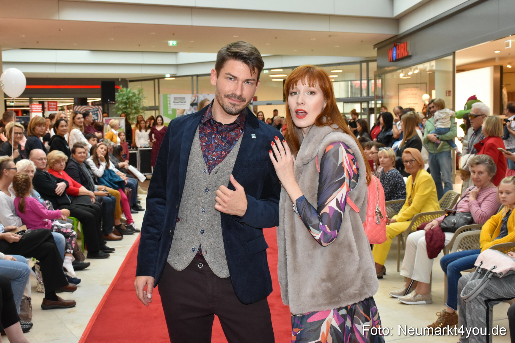 Herbstmodenschau NeuerMarkt 2019 0186