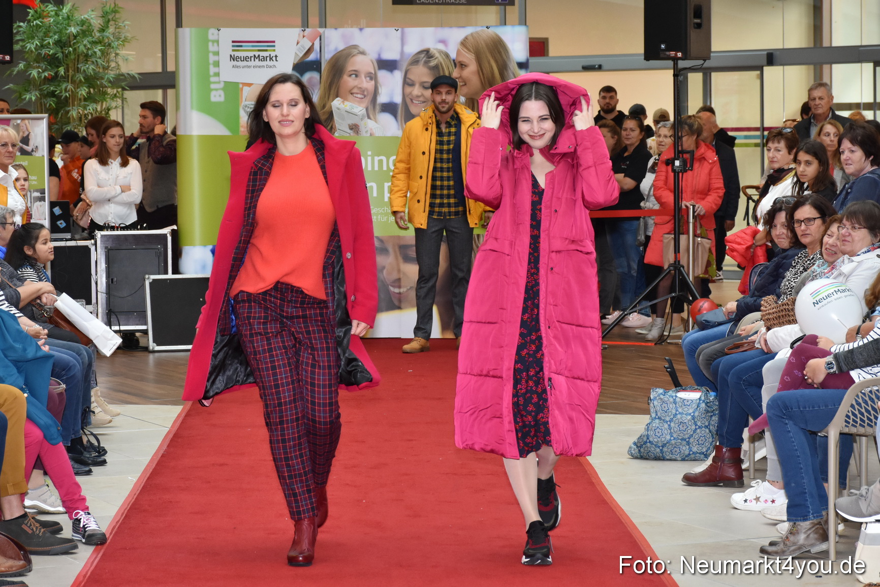 Herbstmodenschau NeuerMarkt 2019 0195