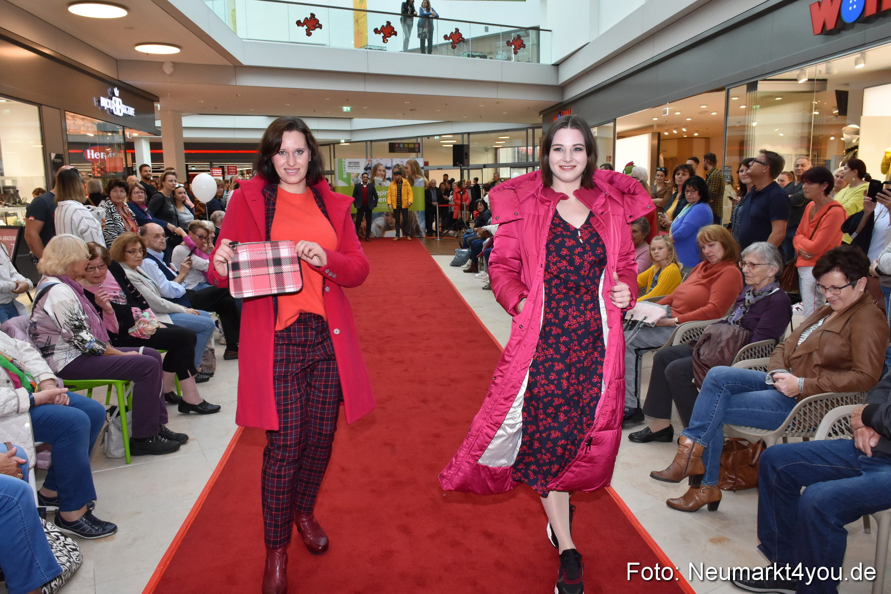 Herbstmodenschau NeuerMarkt 2019 0196