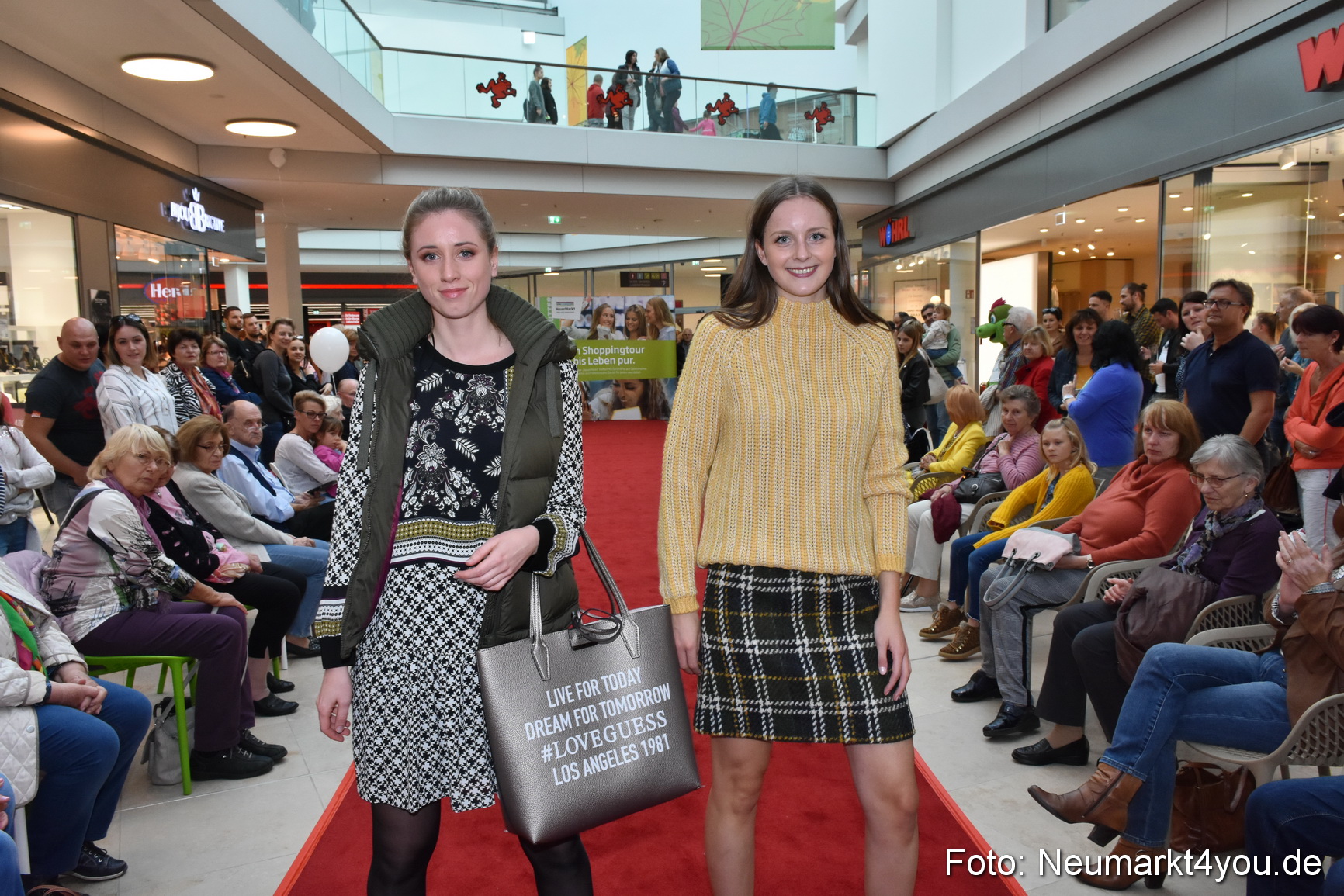Herbstmodenschau NeuerMarkt 2019 0198
