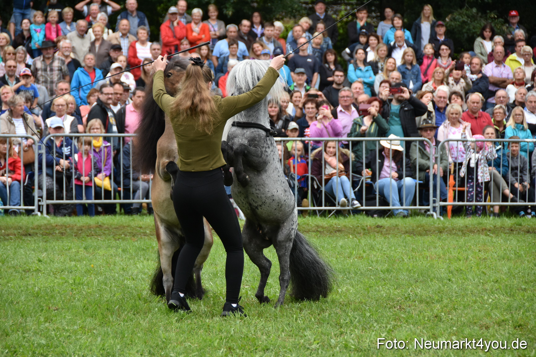 JURA Volksfest Pferdeshow 190819 0108