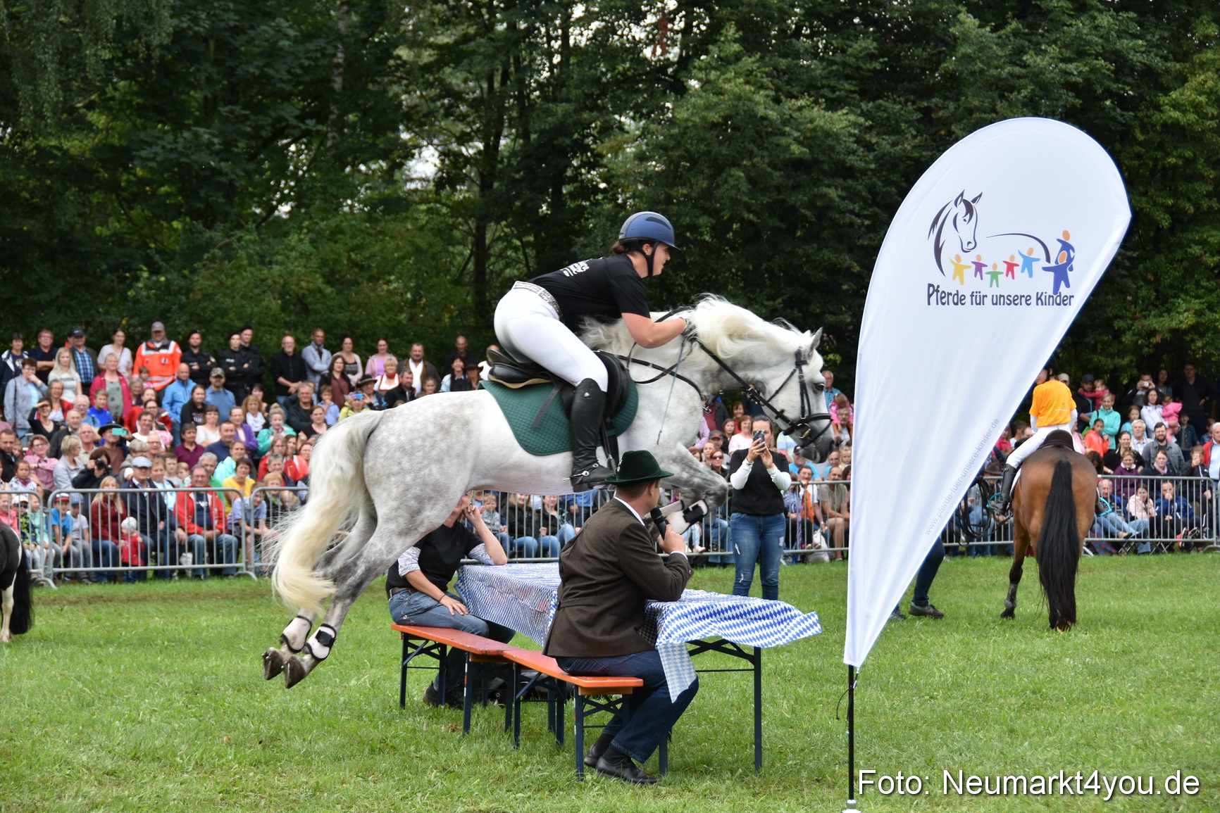 JURA Volksfest Pferdeshow 190819 0205
