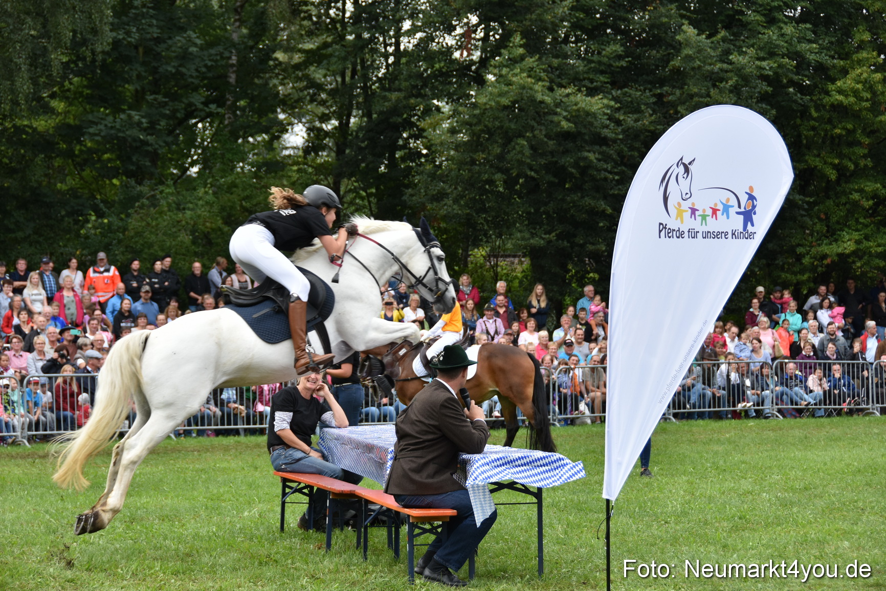 JURA Volksfest Pferdeshow 190819 0206