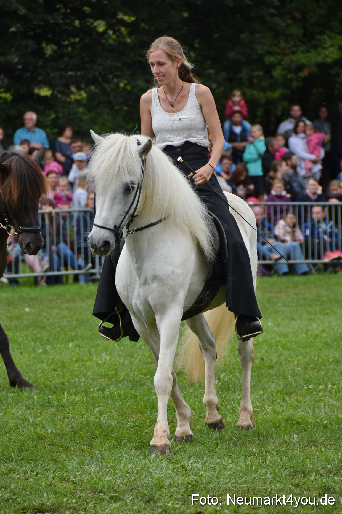 JURA Volksfest Pferdeshow 190819 0251