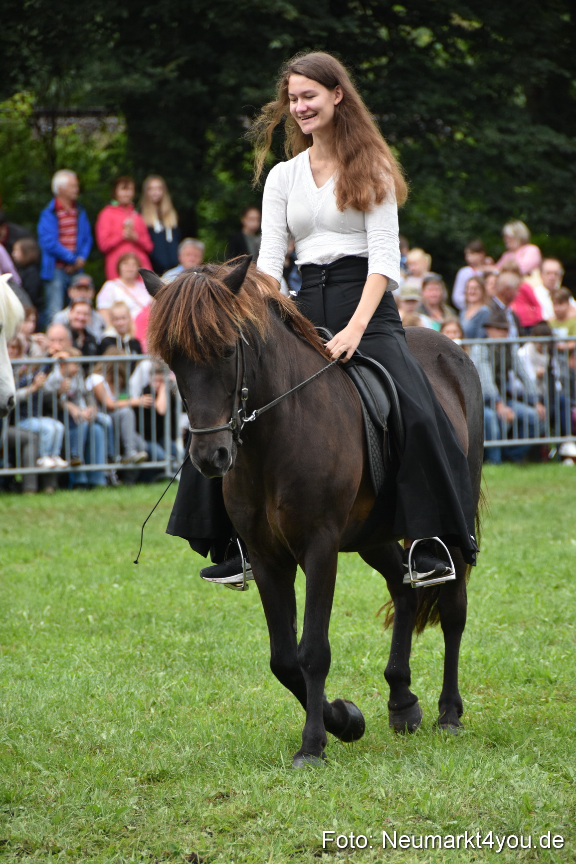 JURA Volksfest Pferdeshow 190819 0252