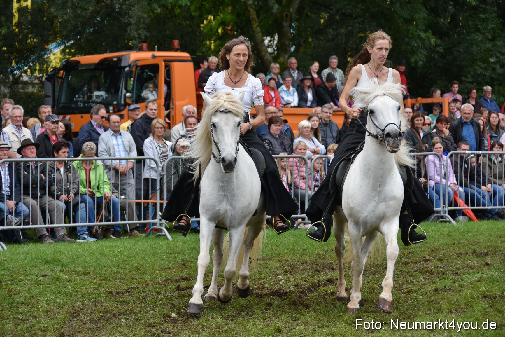 JURA Volksfest Pferdeshow 190819 0277