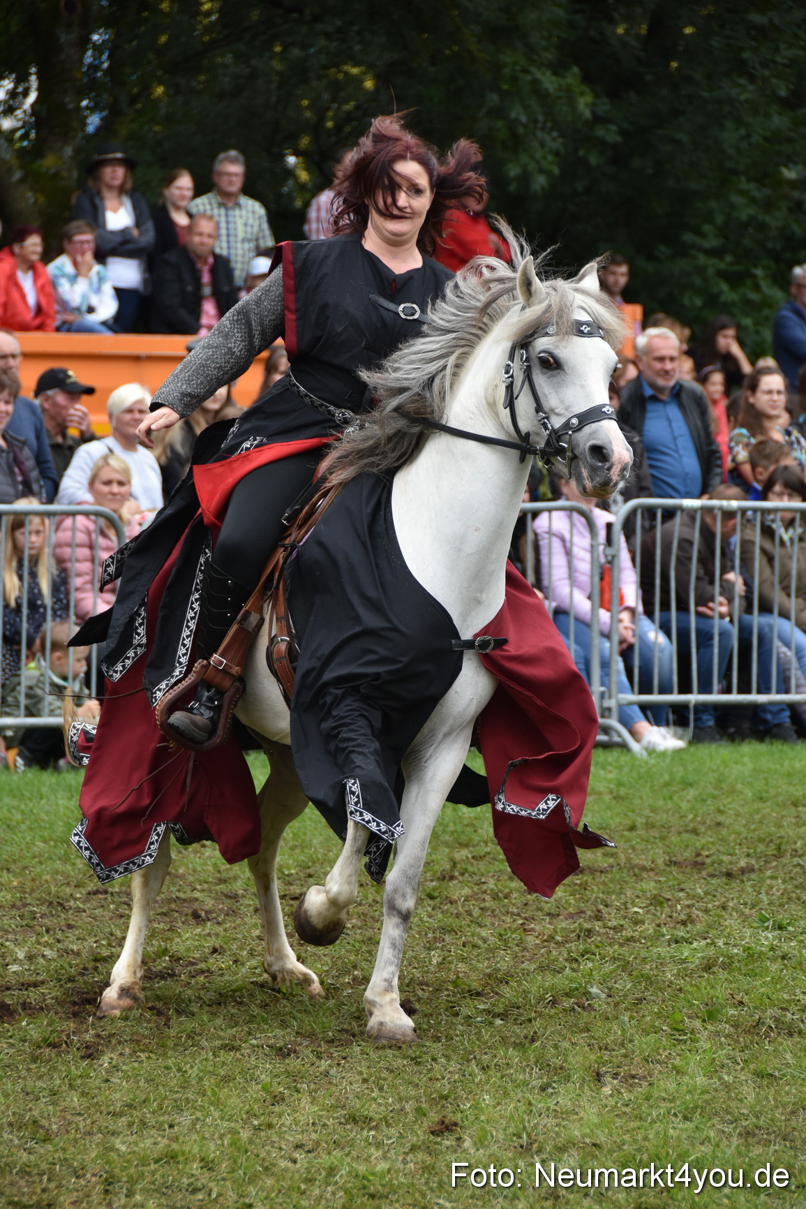 JURA Volksfest Pferdeshow 190819 0312