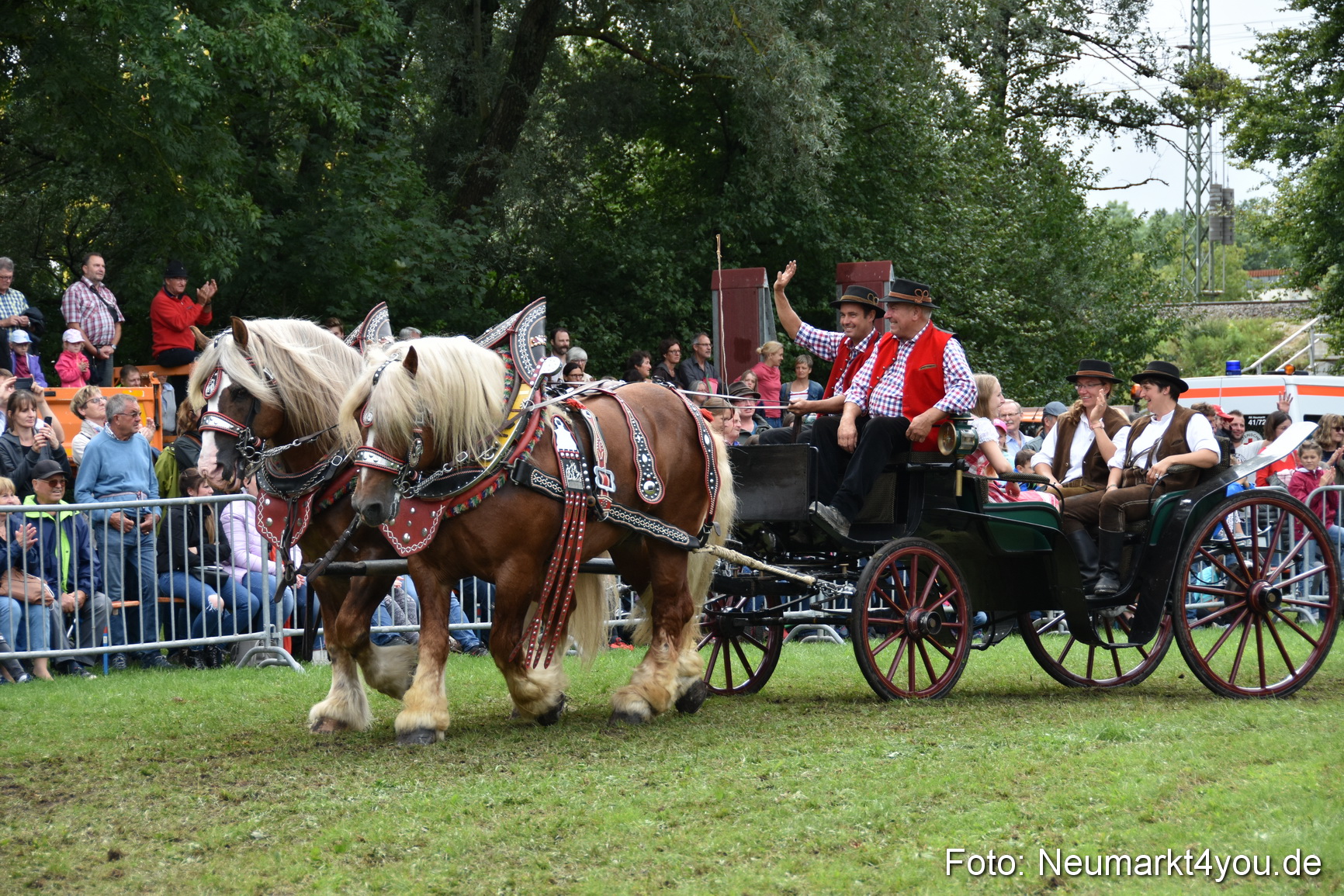 JURA Volksfest Pferdeshow 190819 0334