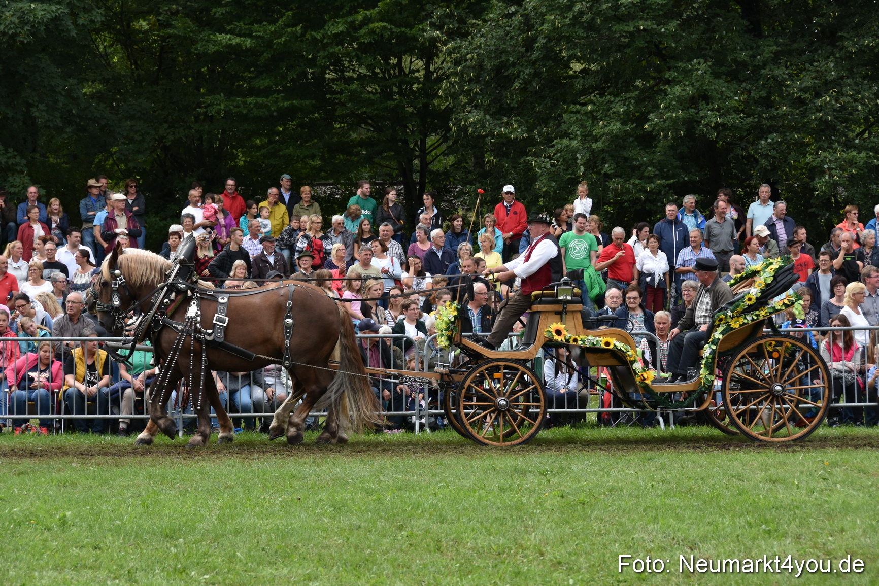 JURA Volksfest Pferdeshow 190819 0352