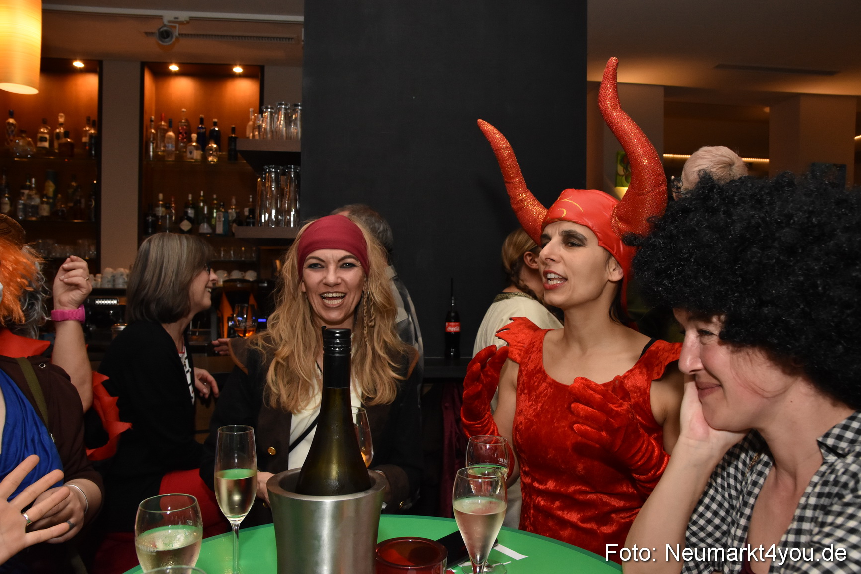 Weiberfasching Neumarkt 2019 0021