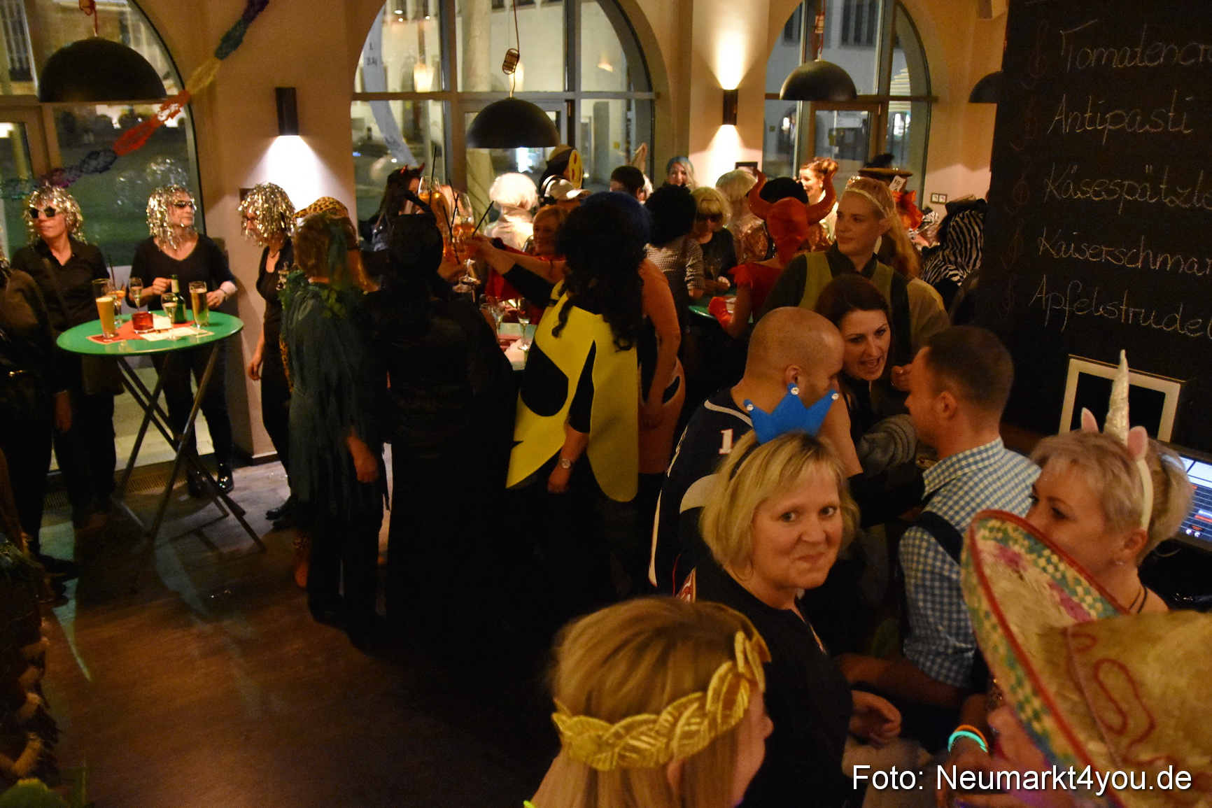 Weiberfasching Neumarkt 2019 0030