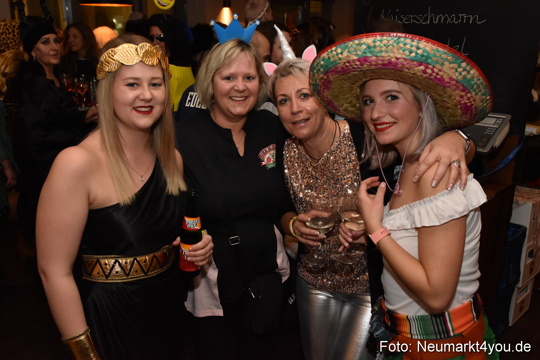 Weiberfasching Neumarkt 2019 0031