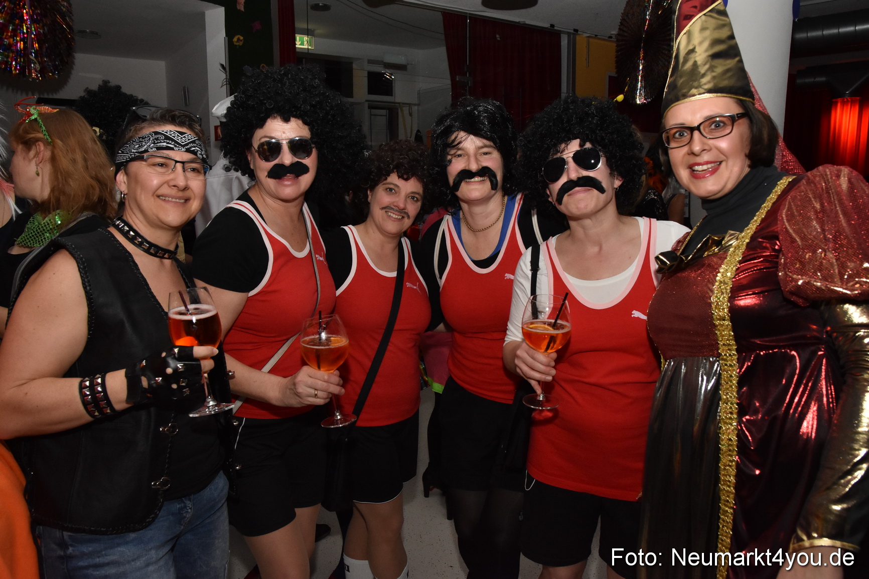 Weiberfasching Neumarkt 2019 0078