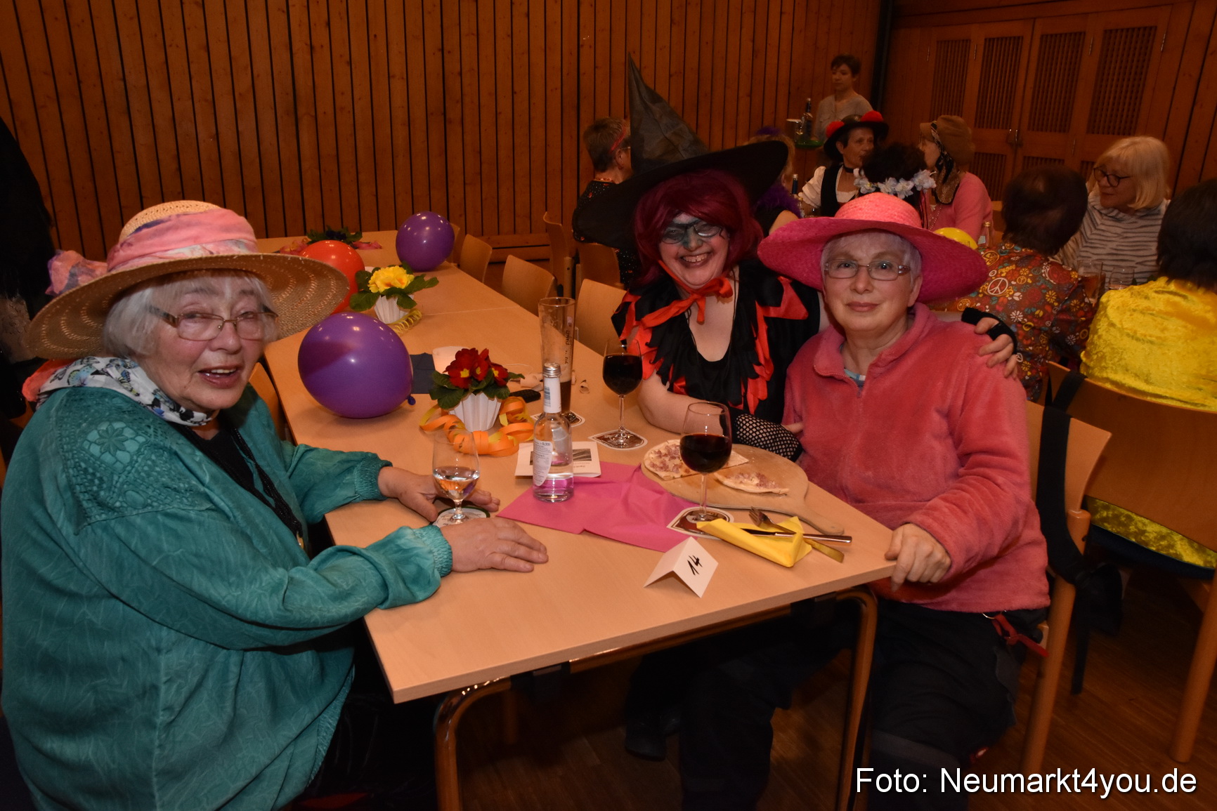 Weiberfasching Neumarkt 2019 0112
