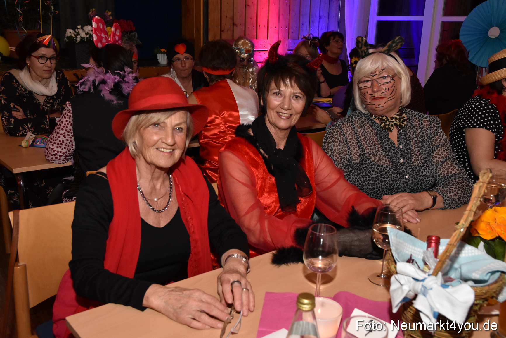 Weiberfasching Neumarkt 2019 0122