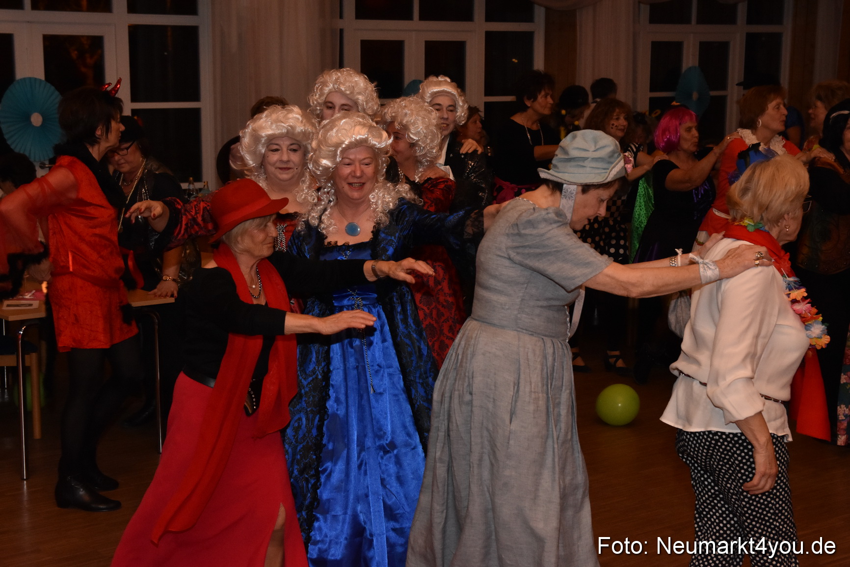 Weiberfasching Neumarkt 2019 0133