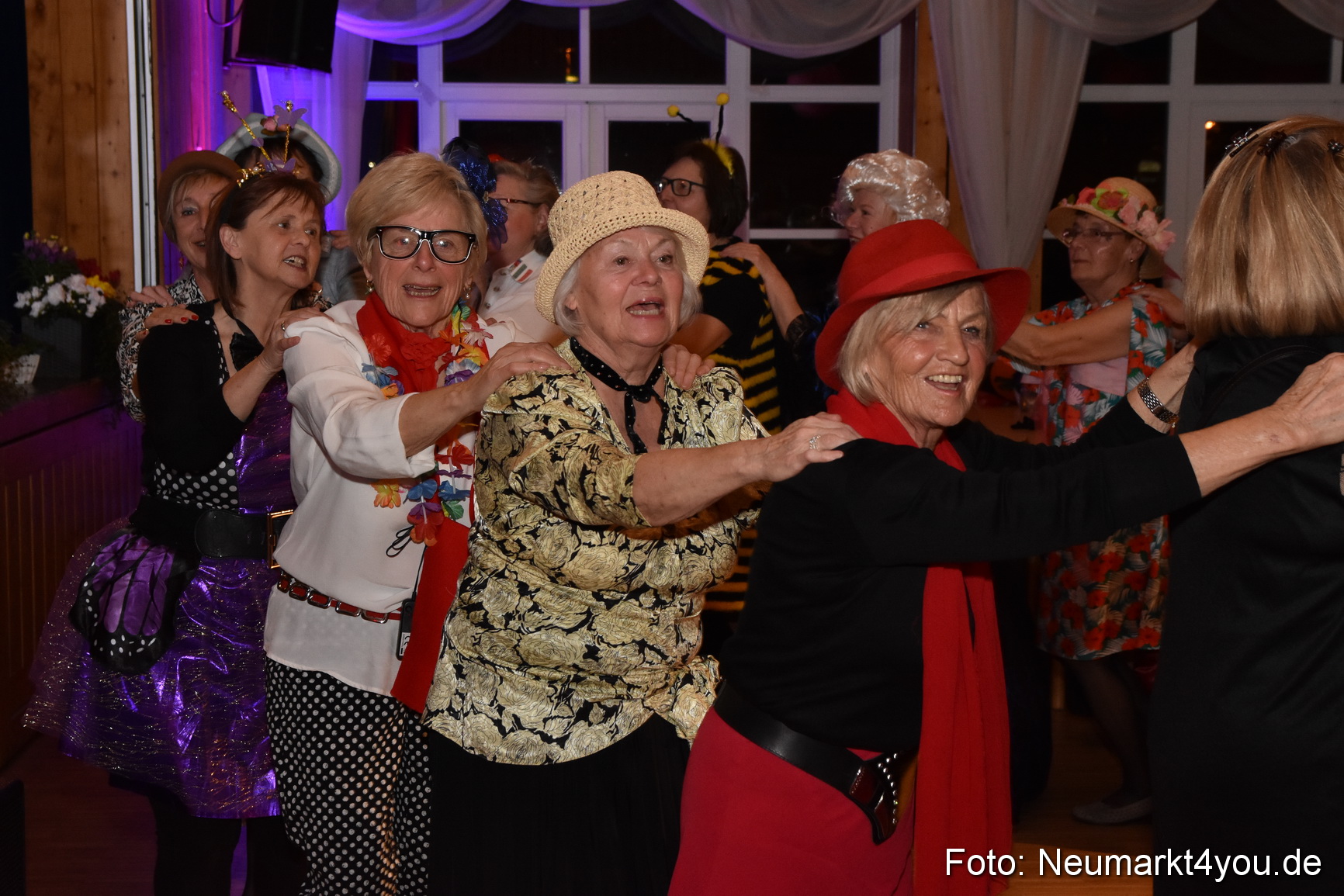 Weiberfasching Neumarkt 2019 0138