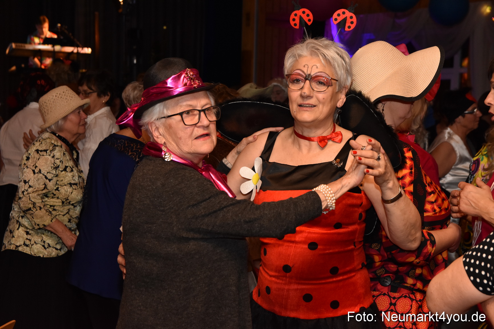 Weiberfasching Neumarkt 2019 0145