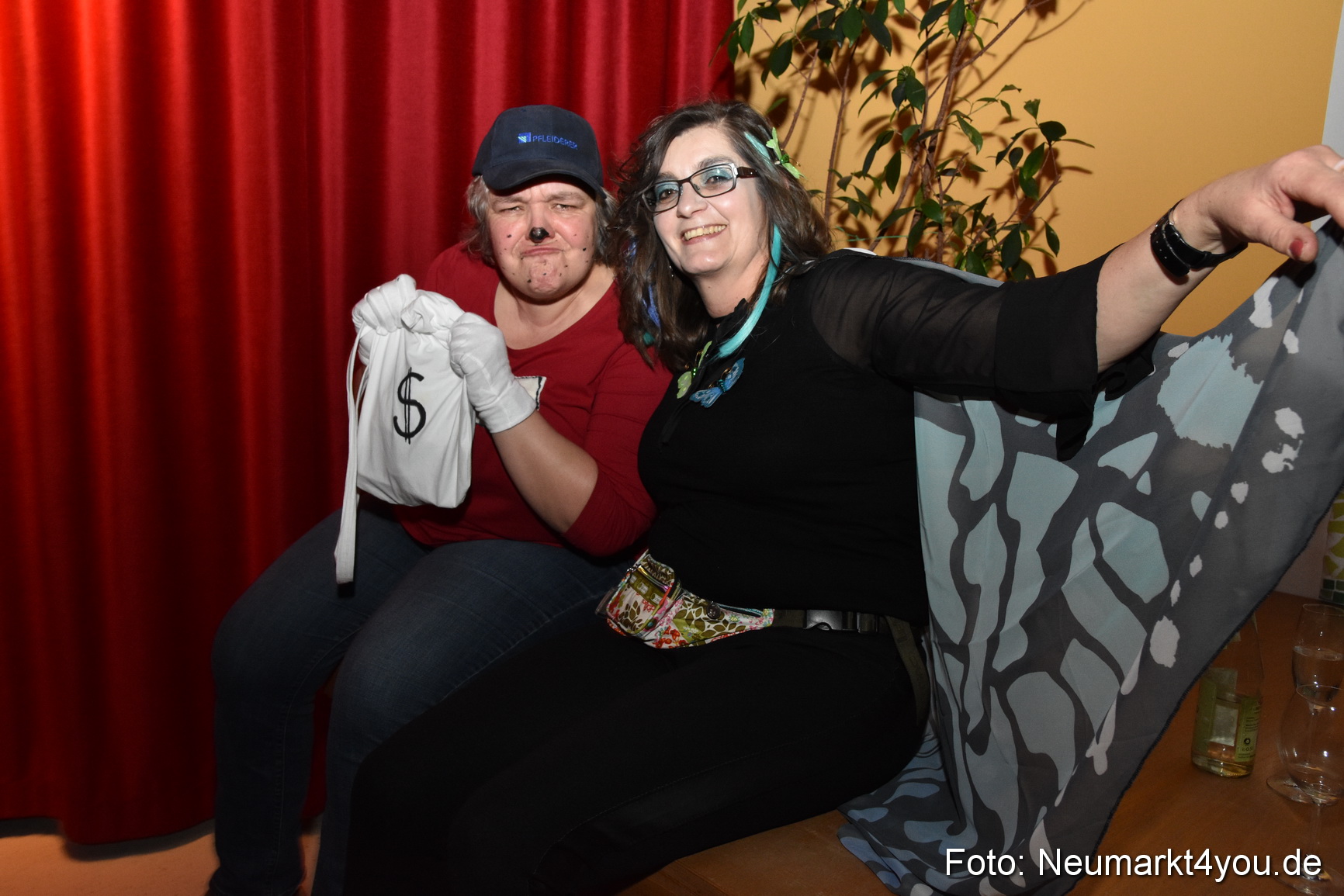 Weiberfasching Neumarkt 2020 200220 0034