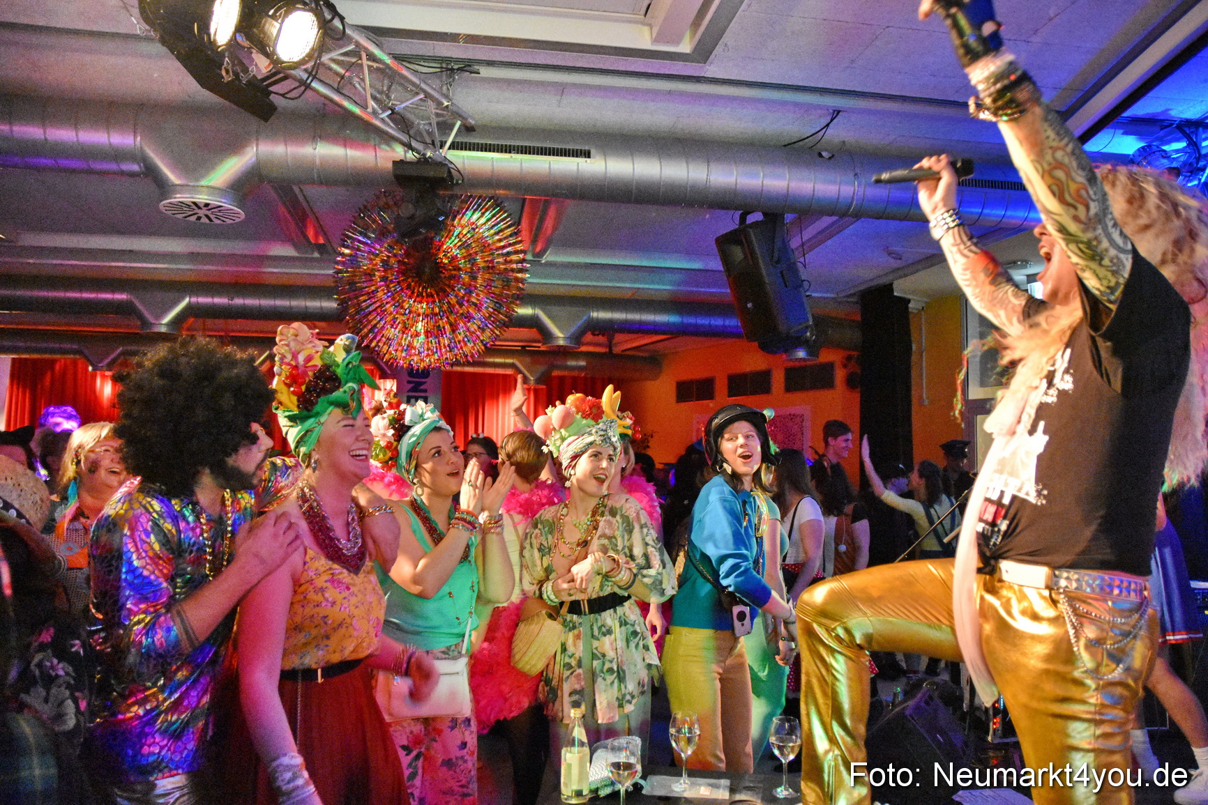 Weiberfasching Neumarkt 2020 200220 0071