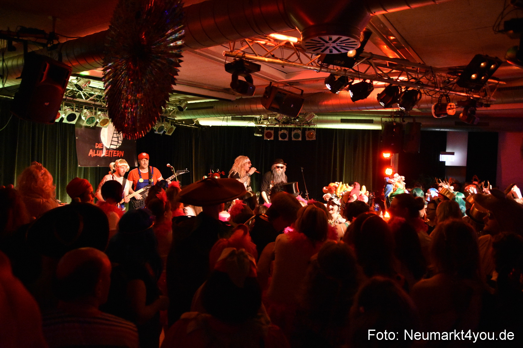 Weiberfasching Neumarkt 2020 200220 0095