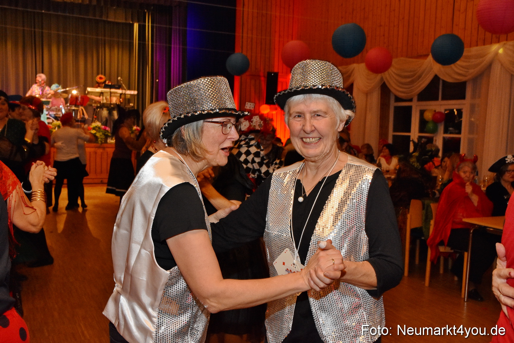 Weiberfasching Neumarkt 2020 200220 0147