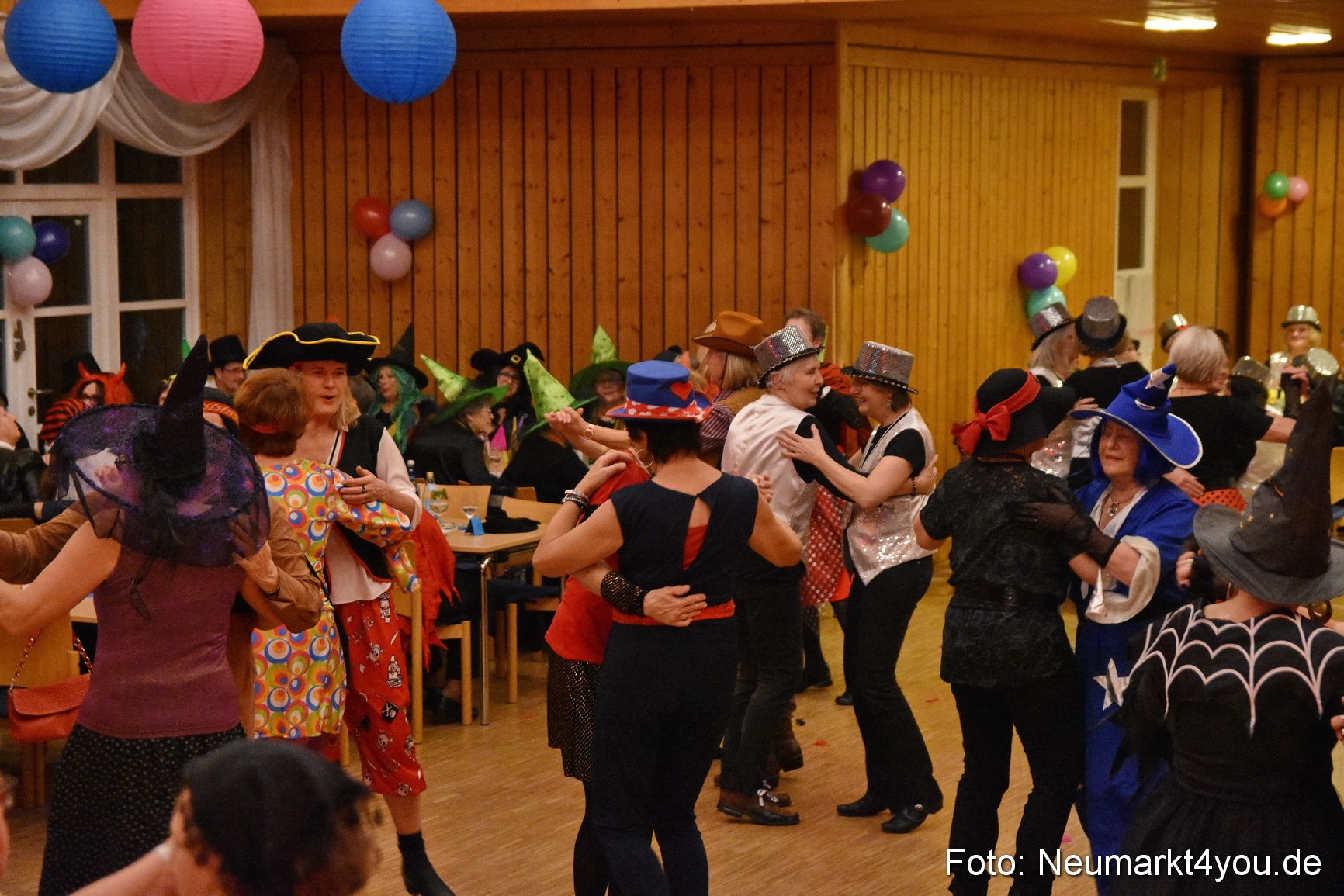 Weiberfasching Neumarkt 2020 200220 0154