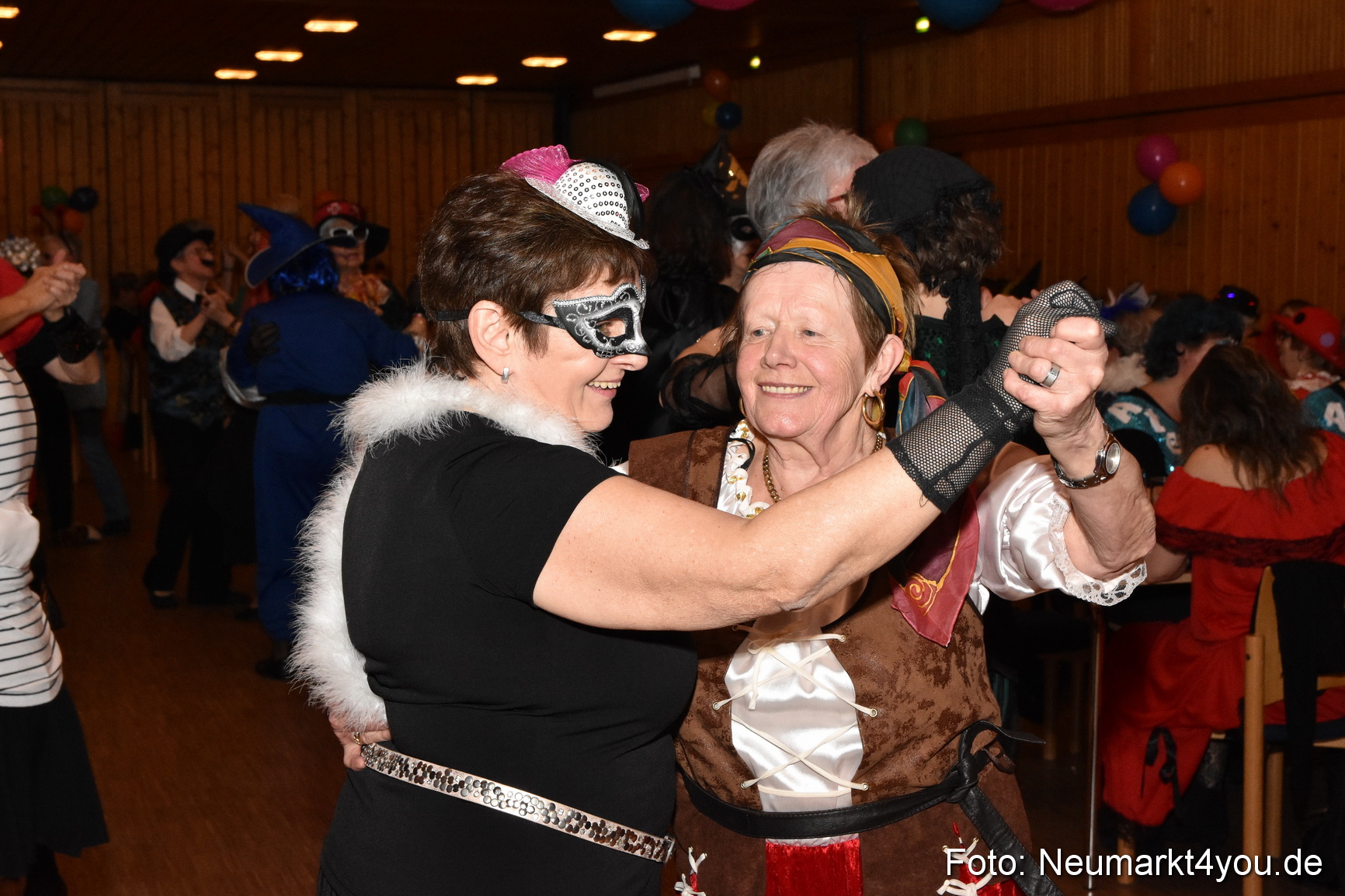 Weiberfasching Neumarkt 2020 200220 0155