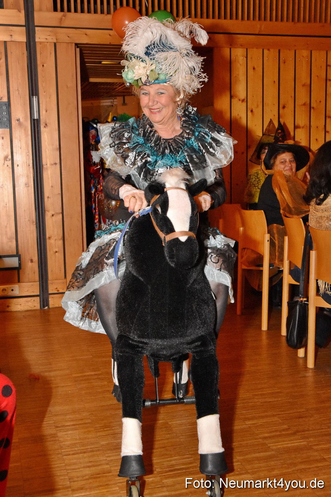 Weiberfasching Neumarkt 2020 200220 0165