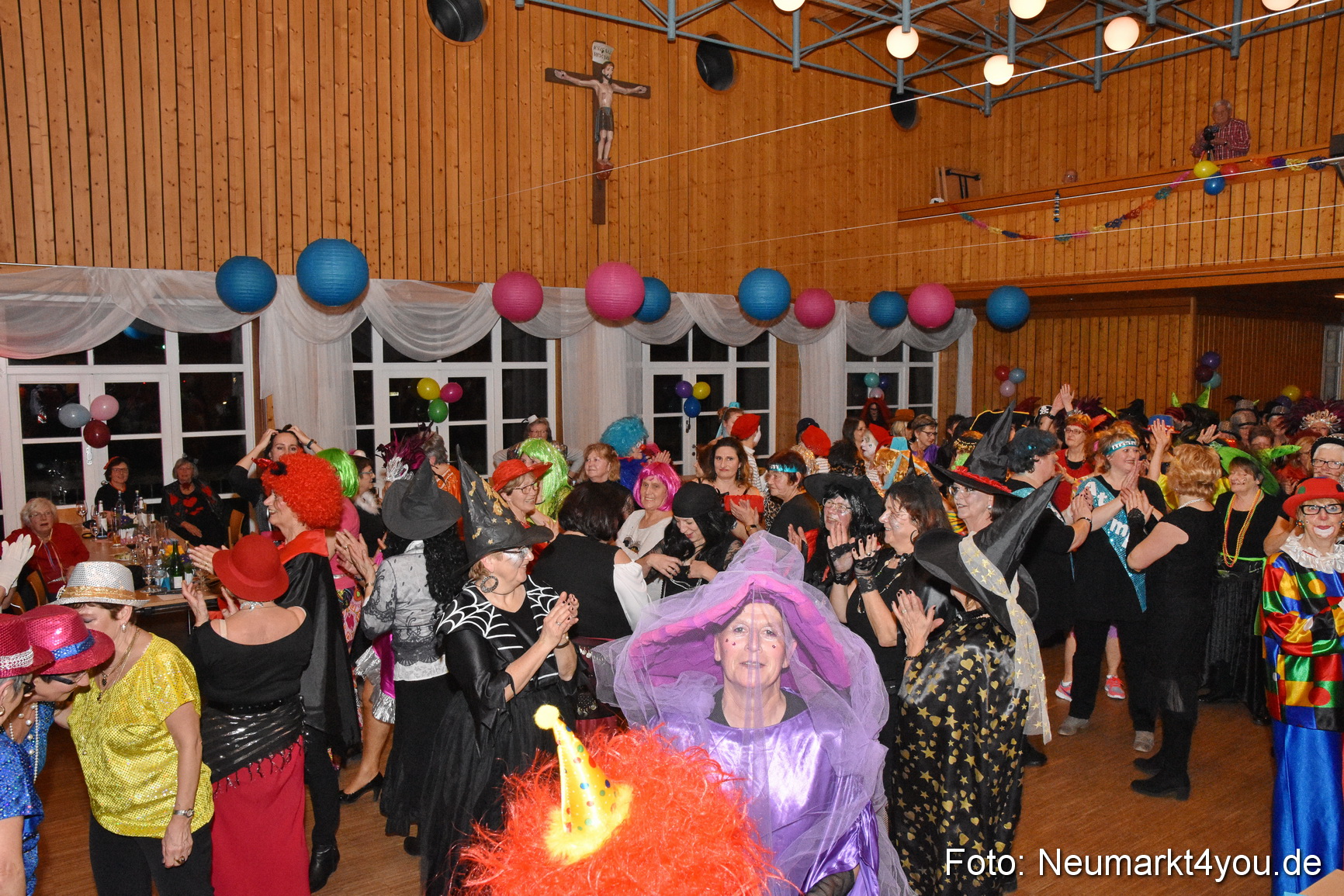 Weiberfasching Neumarkt 2020 200220 0193