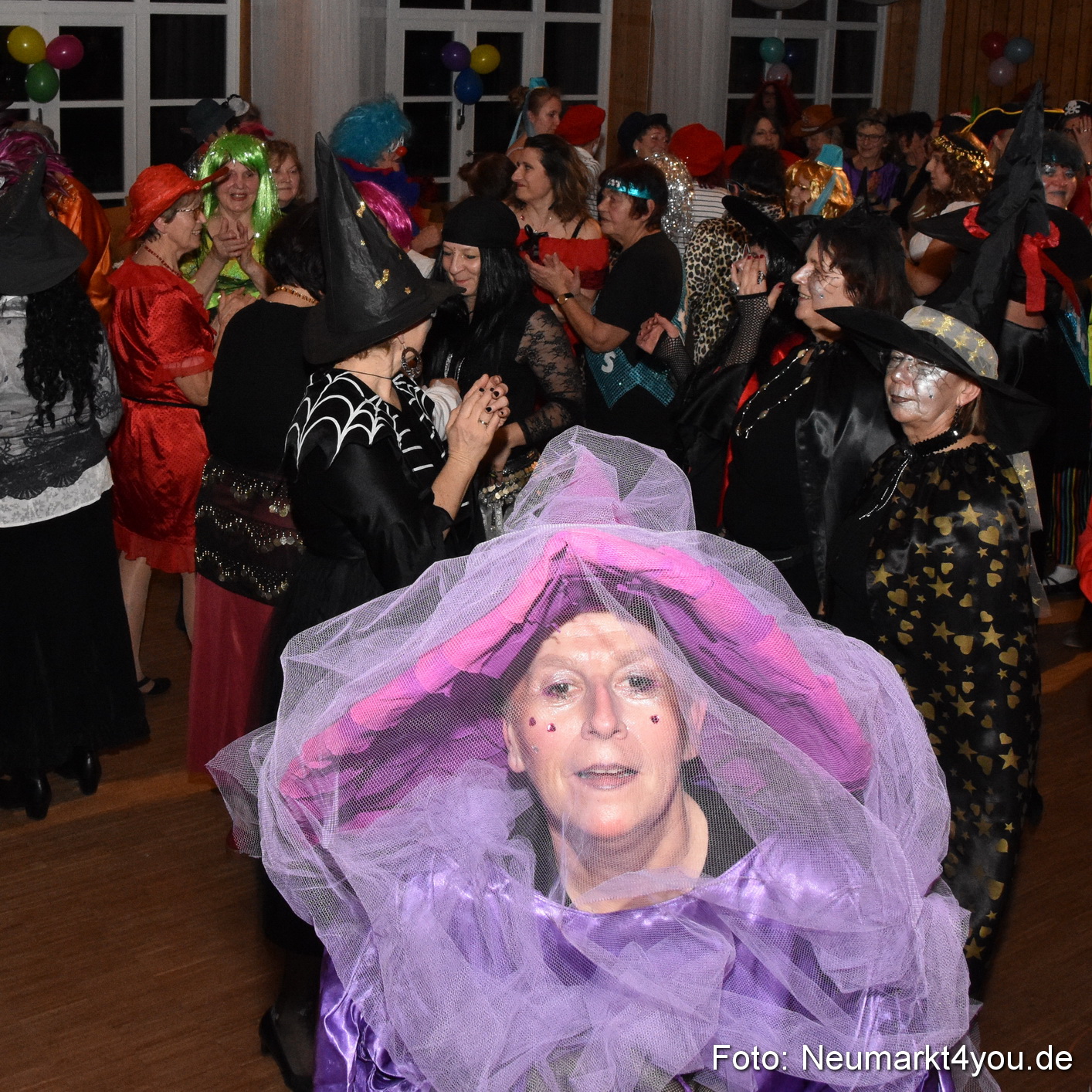 Weiberfasching Neumarkt 2020 200220 0194