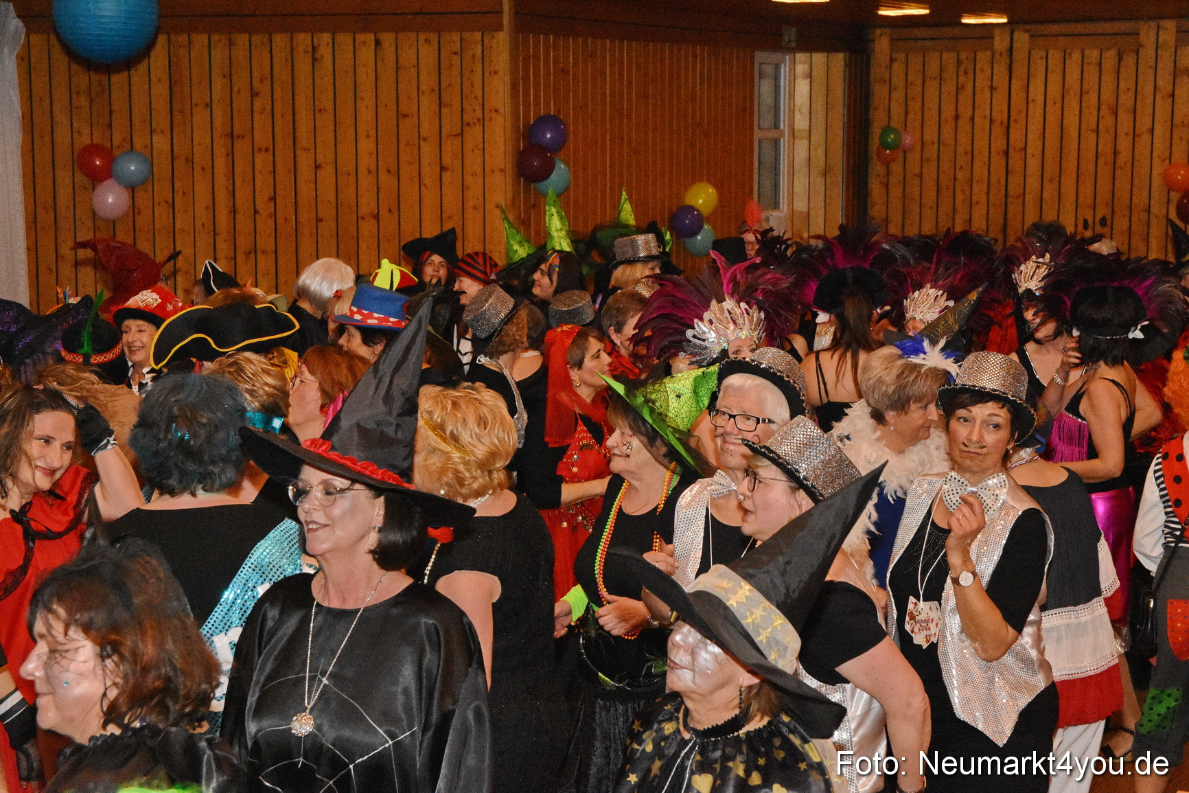 Weiberfasching Neumarkt 2020 200220 0195