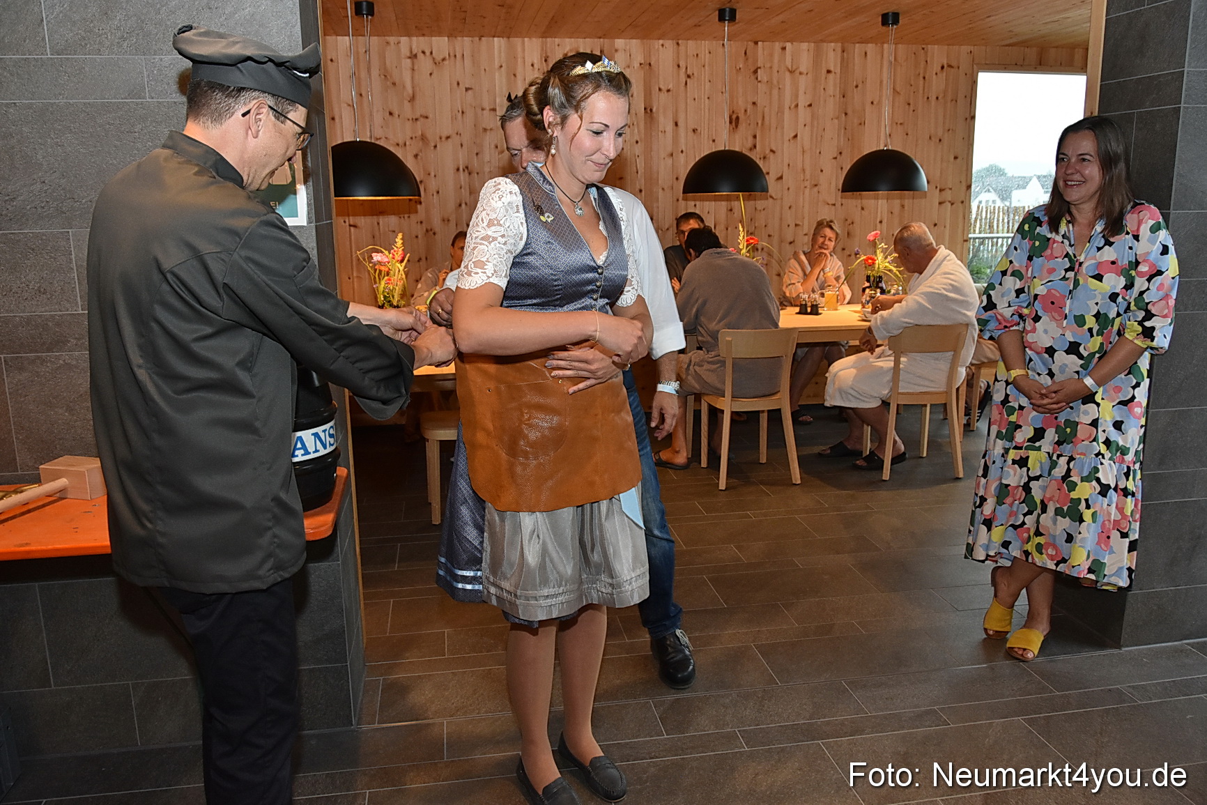 Bierkoenigin Schlossbad 2022 0015