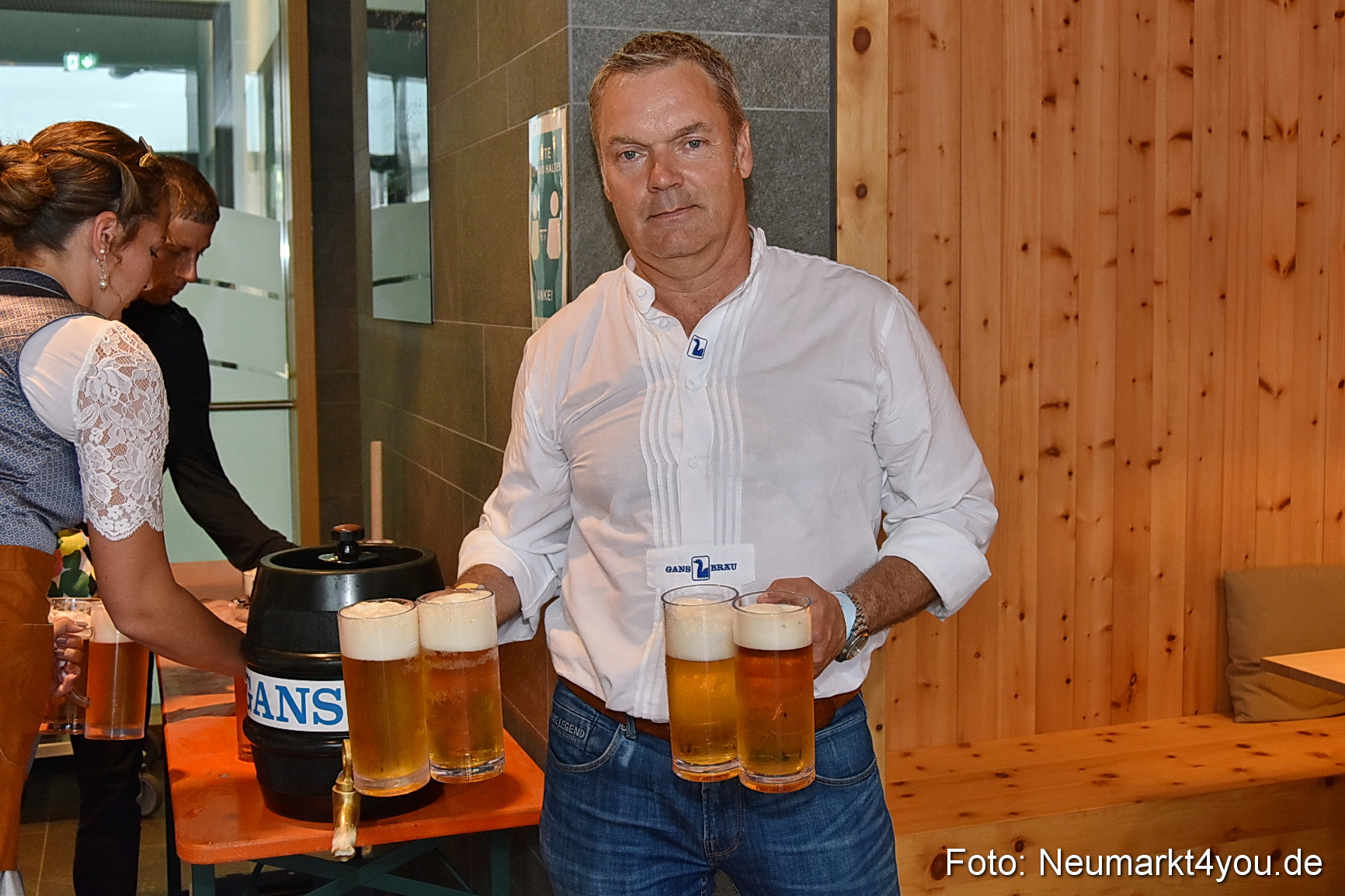 Bierkoenigin Schlossbad 2022 0021