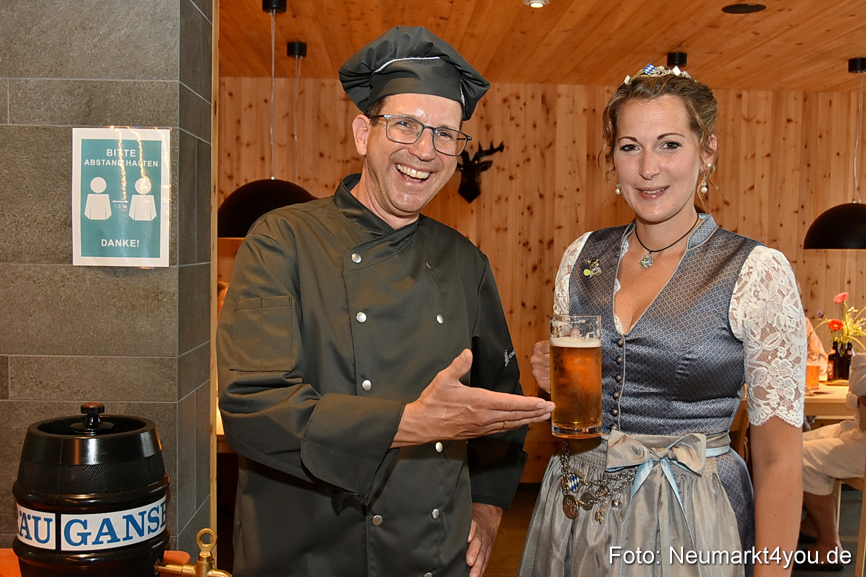 Bierkoenigin Schlossbad 2022 0023