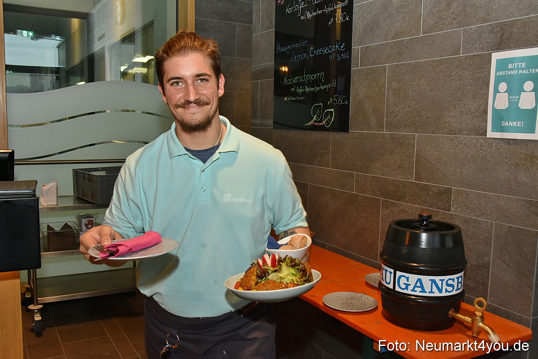 Bierkoenigin Schlossbad 2022 0041