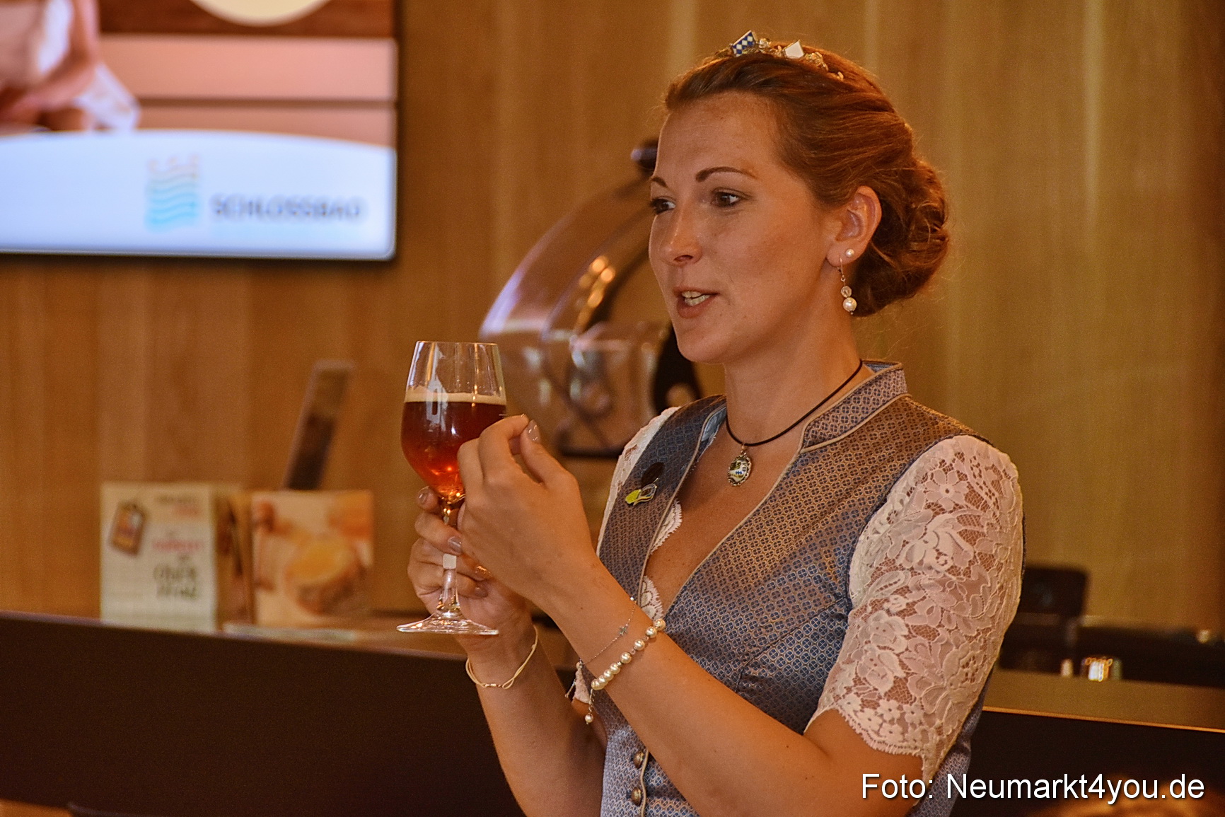 Bierkoenigin Schlossbad 2022 0043