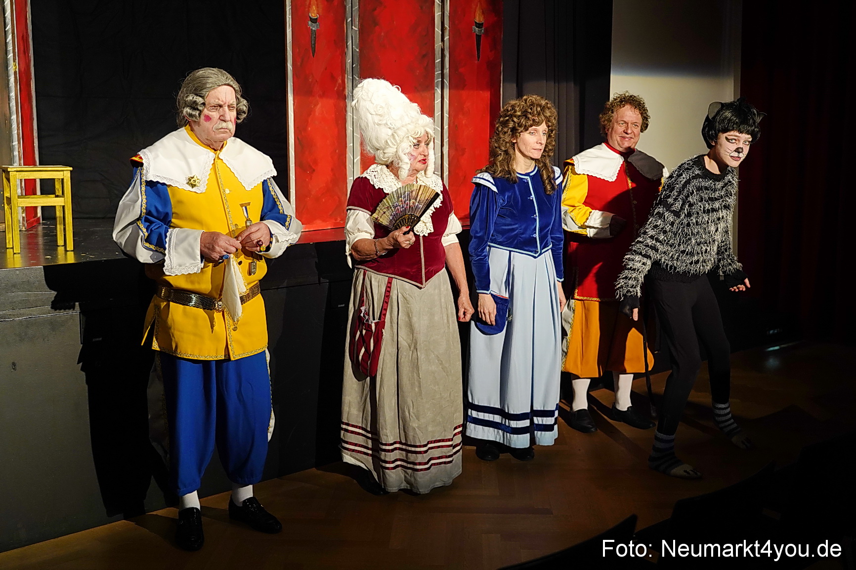 Der ungestiefelte Kater 261122 0055