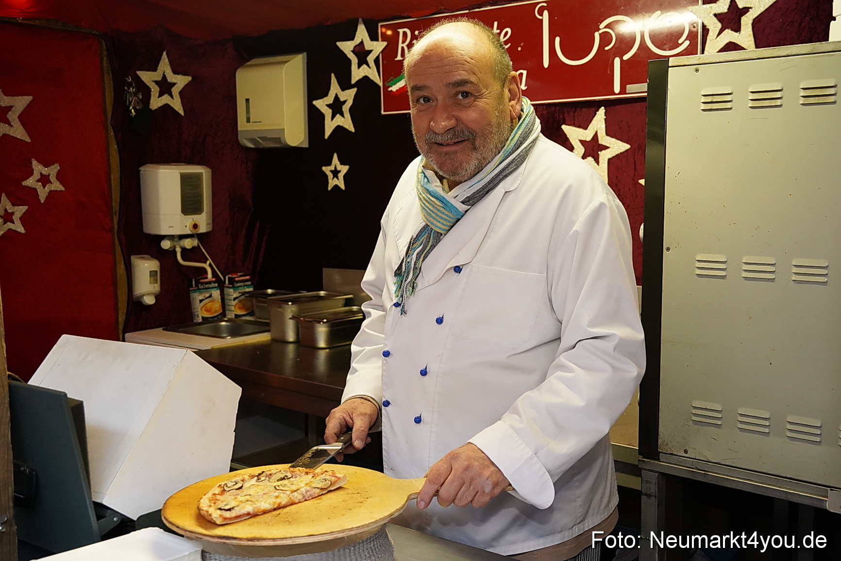 Weihnachtsmarkt Neumarkt Eroeffnung 0004