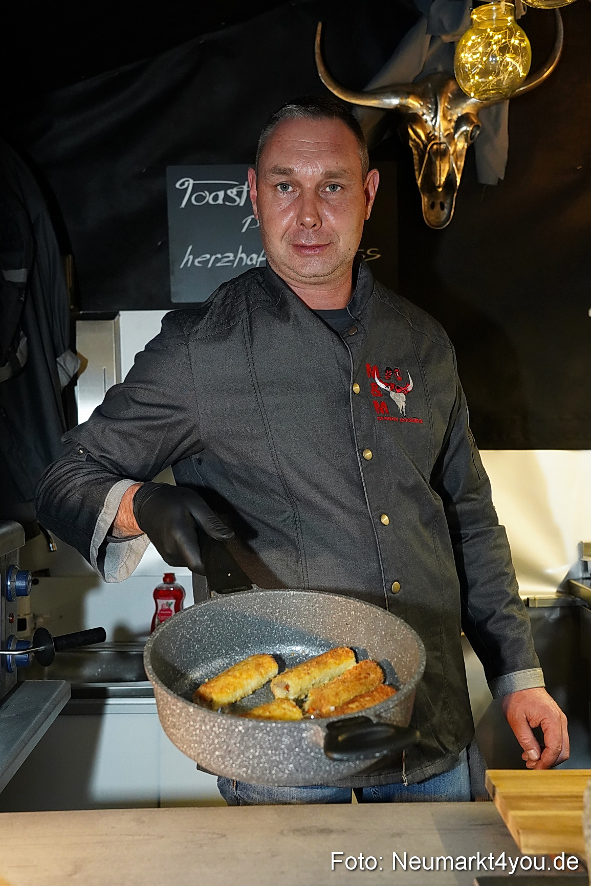 Weihnachtsmarkt Neumarkt Eroeffnung 0012