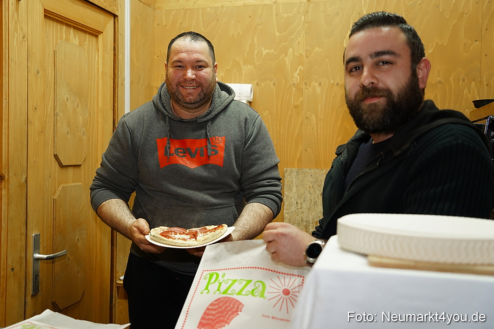 Weihnachtsmarkt Neumarkt Eroeffnung 0027