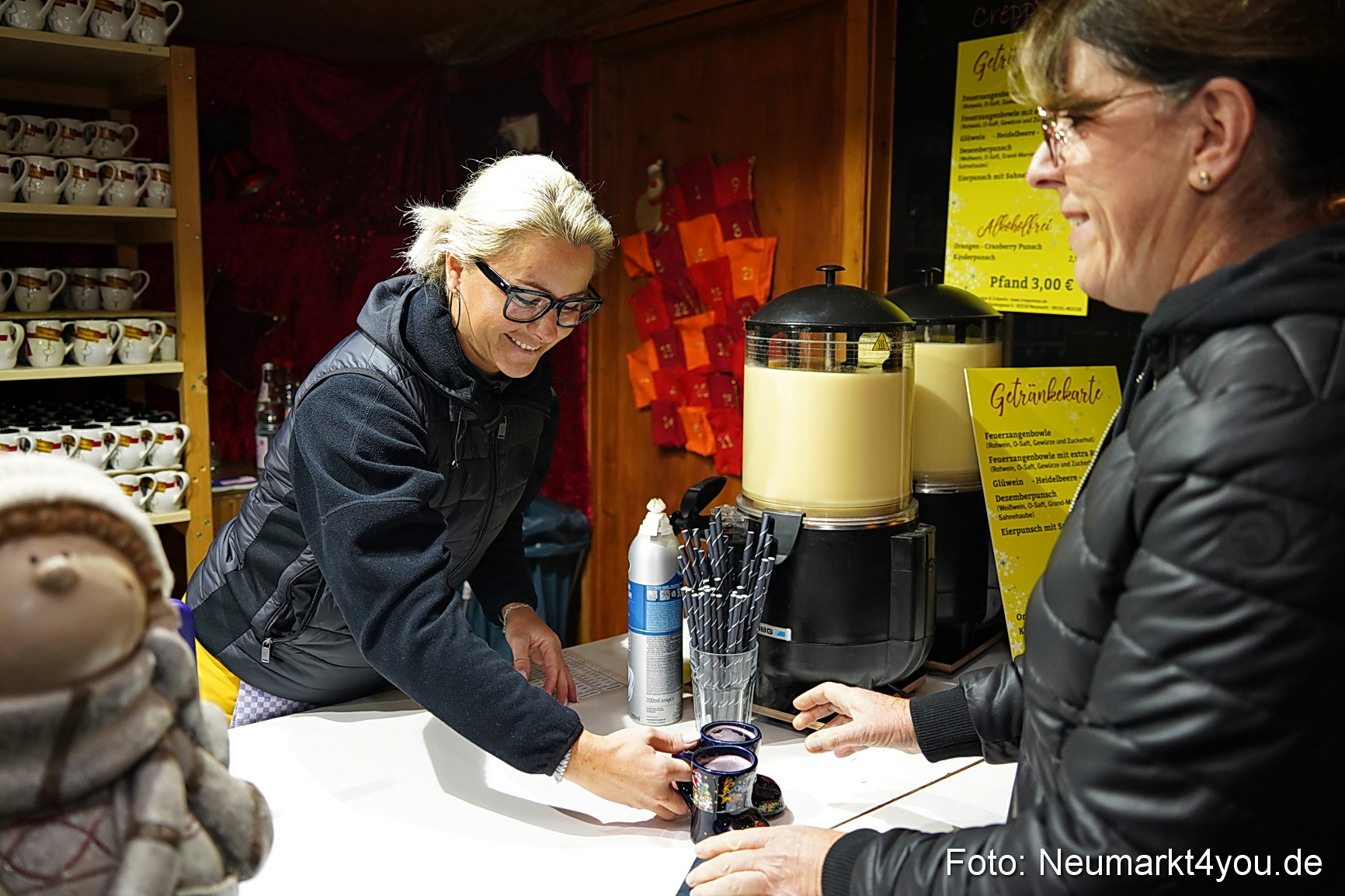 Weihnachtsmarkt Neumarkt Eroeffnung 0028
